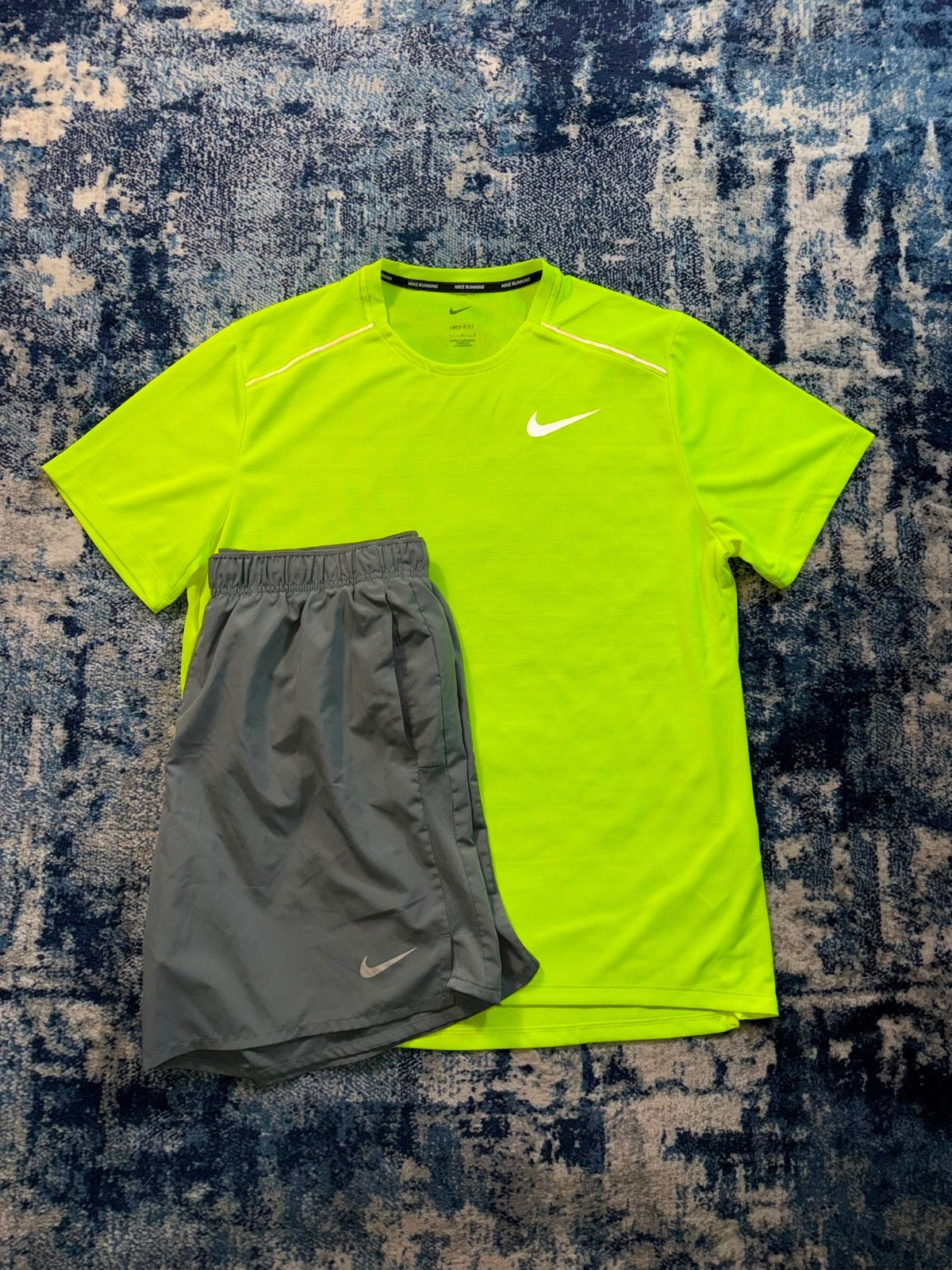 Nike Miler T Shirt / Challenger Shorts Running Gym Set – Yellow, Men's Large in Yellow, men's Large – front view