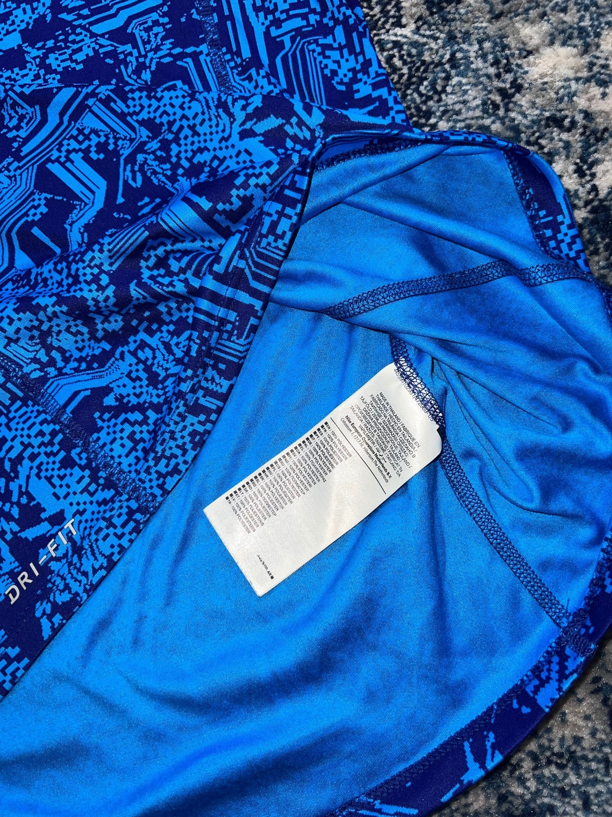 Nike Liquid Camo Digital Miler T Shirt – Blue, Men's Medium in Blue, men's Medium – detail view
