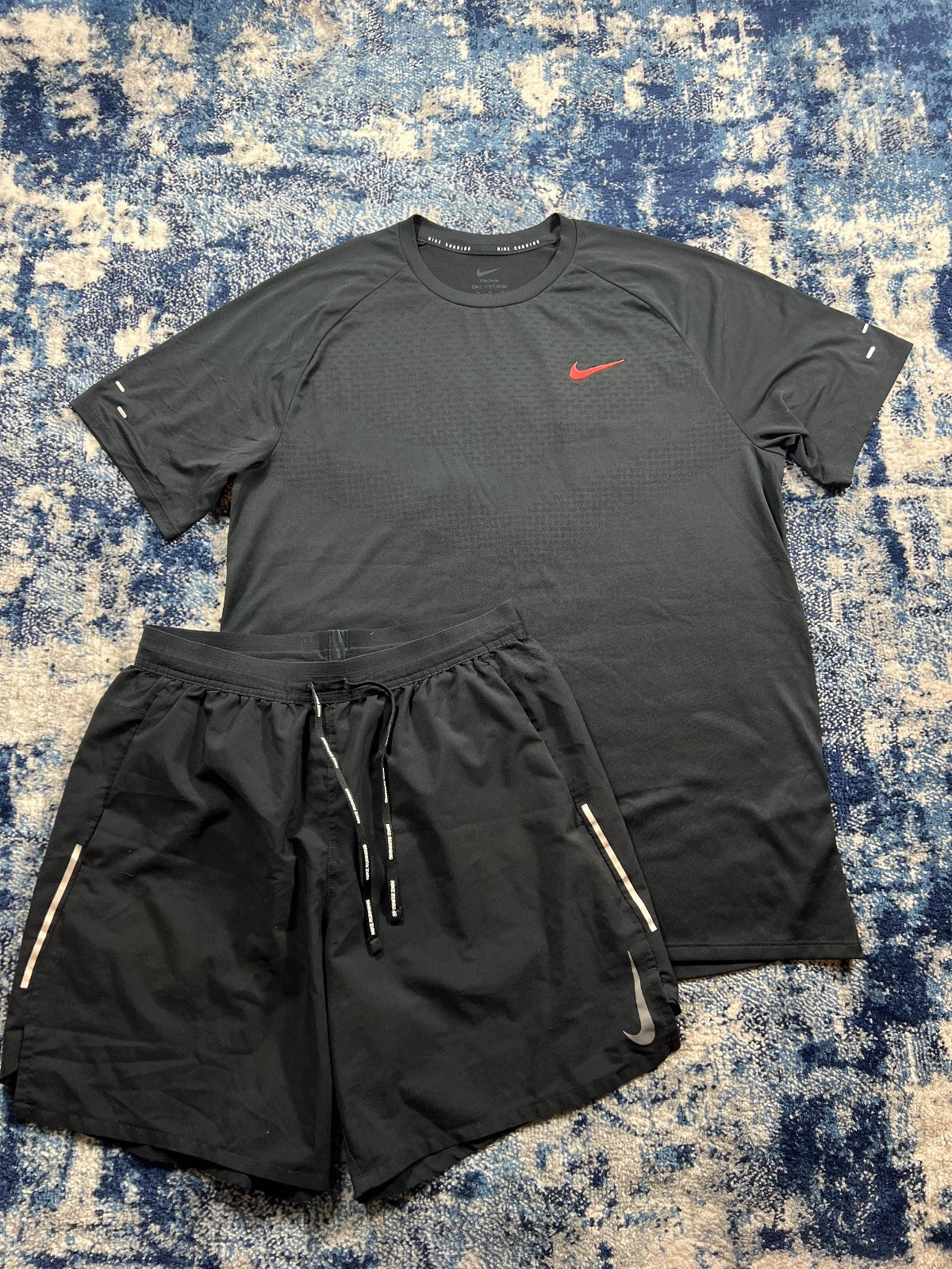 Nike Stride ADV T Shirt / Flex Stride Shorts Running Gym Set – Black, Men's Medium in Black, men's Medium – detail view