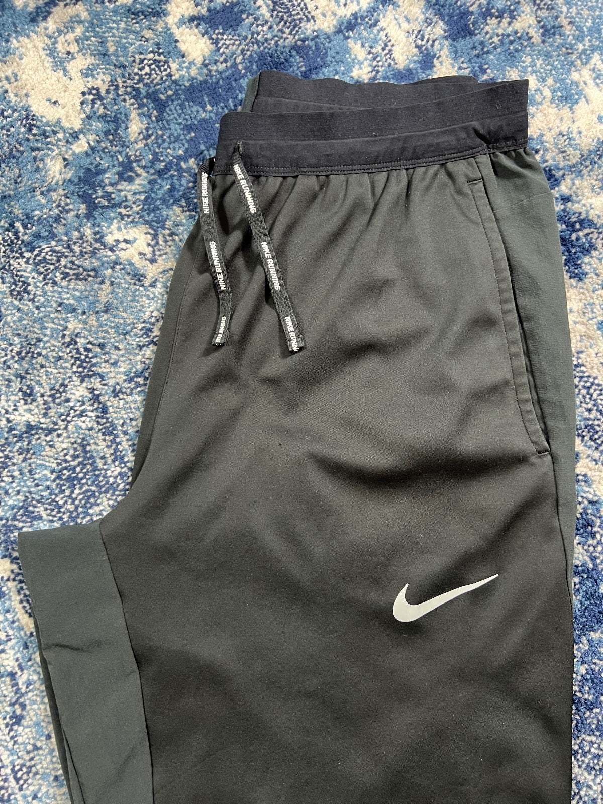 Nike Shield Running Phenom Elite Tracksuit Bottoms – Black, Men's Medium in Black, men's Medium – detail view