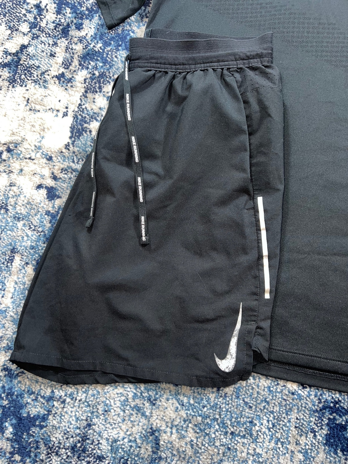 Nike Stride ADV T Shirt / Flex Stride Shorts Running Gym Set – Black, Men's Medium in Black, men's Medium – detail view