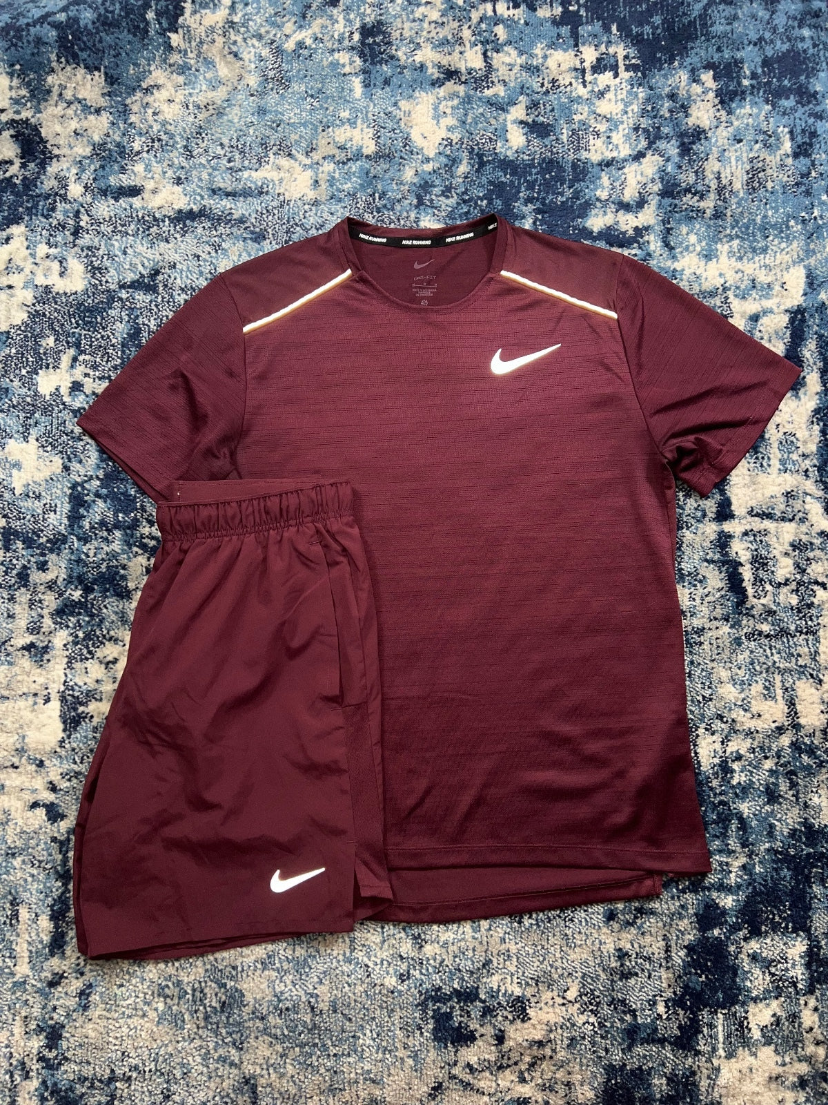 Nike Miler T Shirt / Challenger Shorts Running Gym Set – Burgundy, Men's Small in Burgundy, men's Small – front view