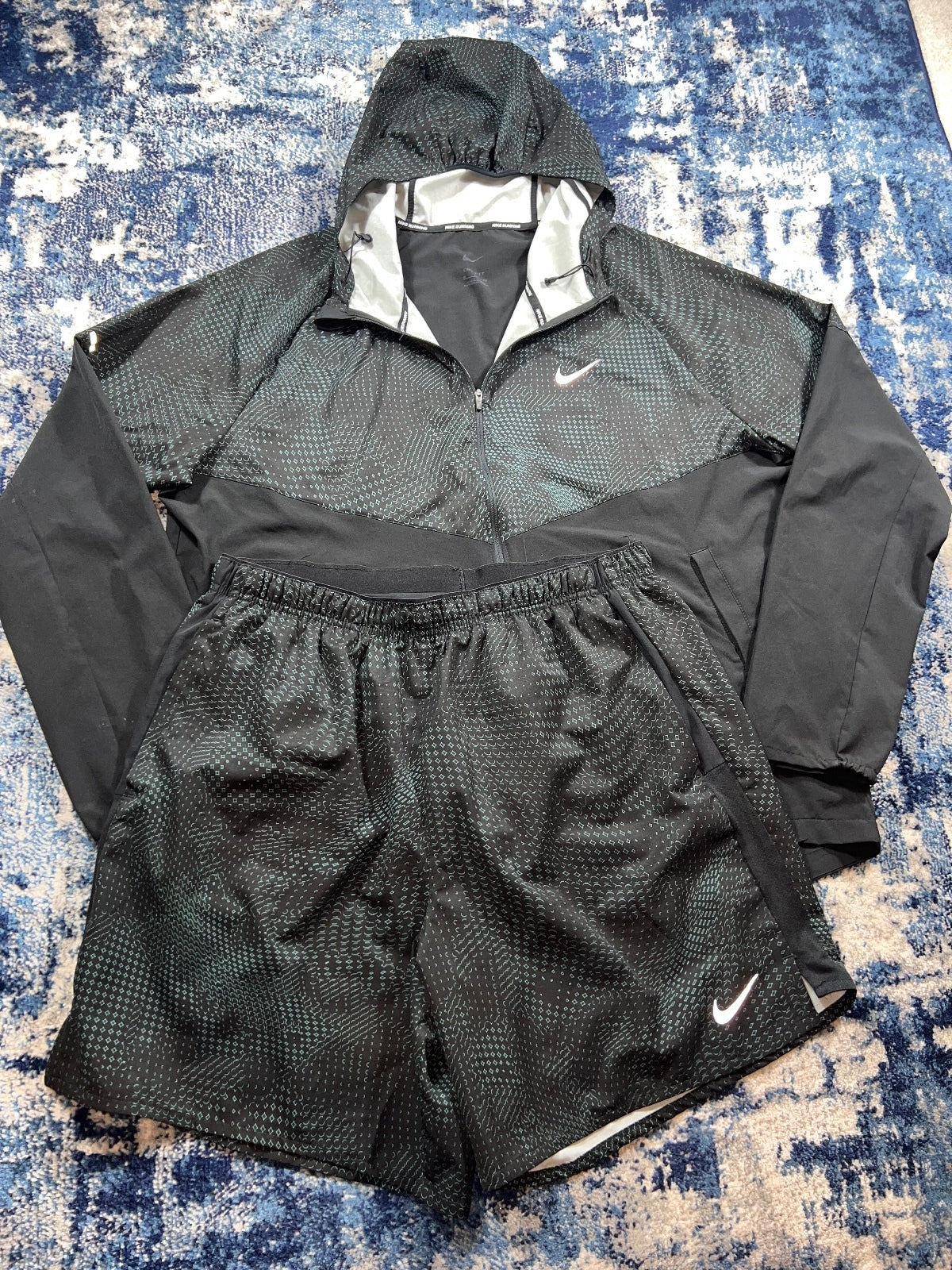 Nike Festival Repel Miler Windrunner 3 Piece Tracksuit Set – DarkGreen, Men's XL in DarkGreen, men's XL – detail view