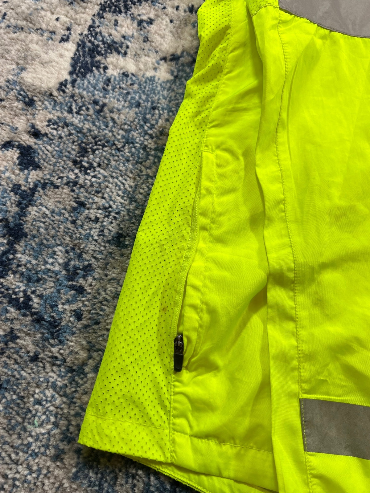 Nike Running Dri Fit Windrunner Jacket – Yellow, Women's Small in Yellow, men's Small – detail view
