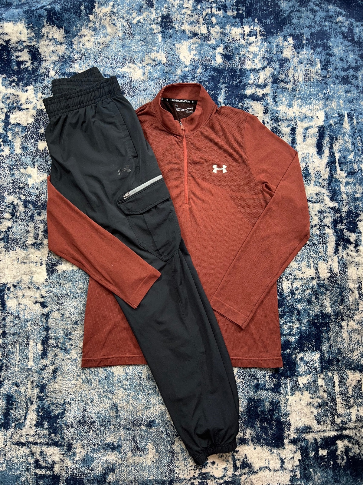 Under Armour Fitted 1/4 Zip / Black Cargo Bottoms Tracksuit Set