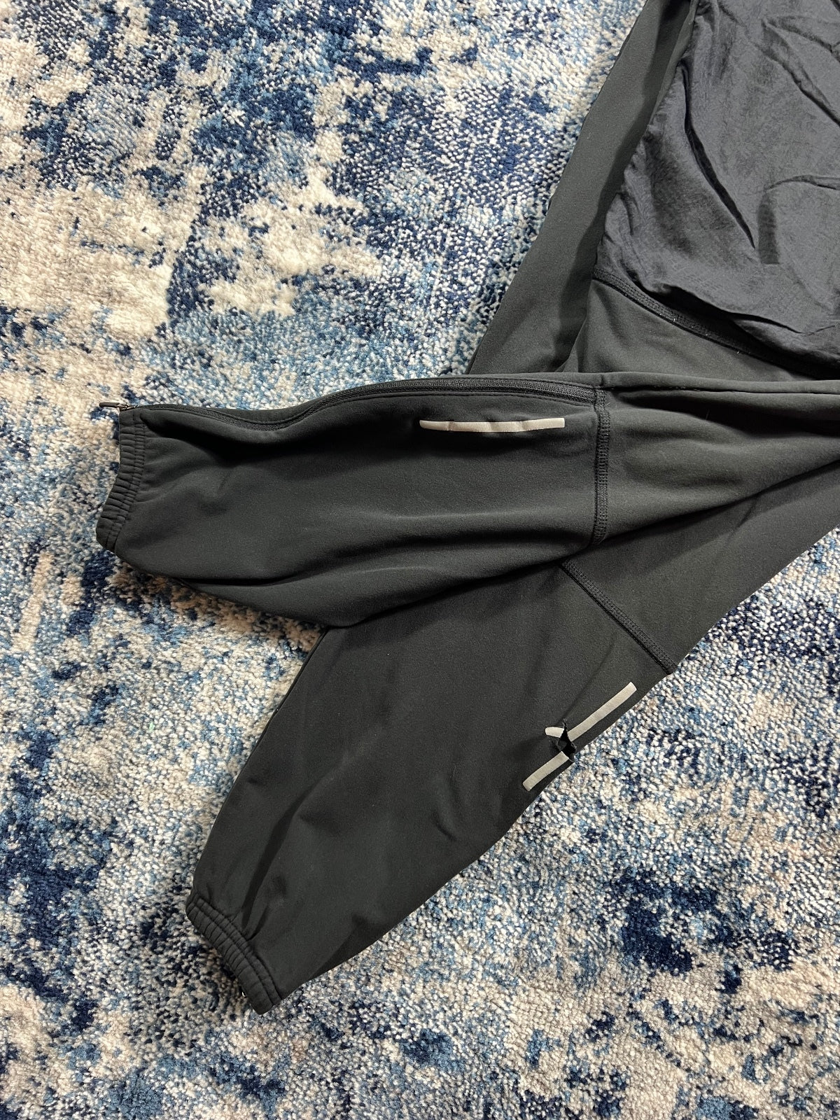 Nike Running Tracksuit Bottoms – Black, Men's Medium in Black, men's Medium – detail view