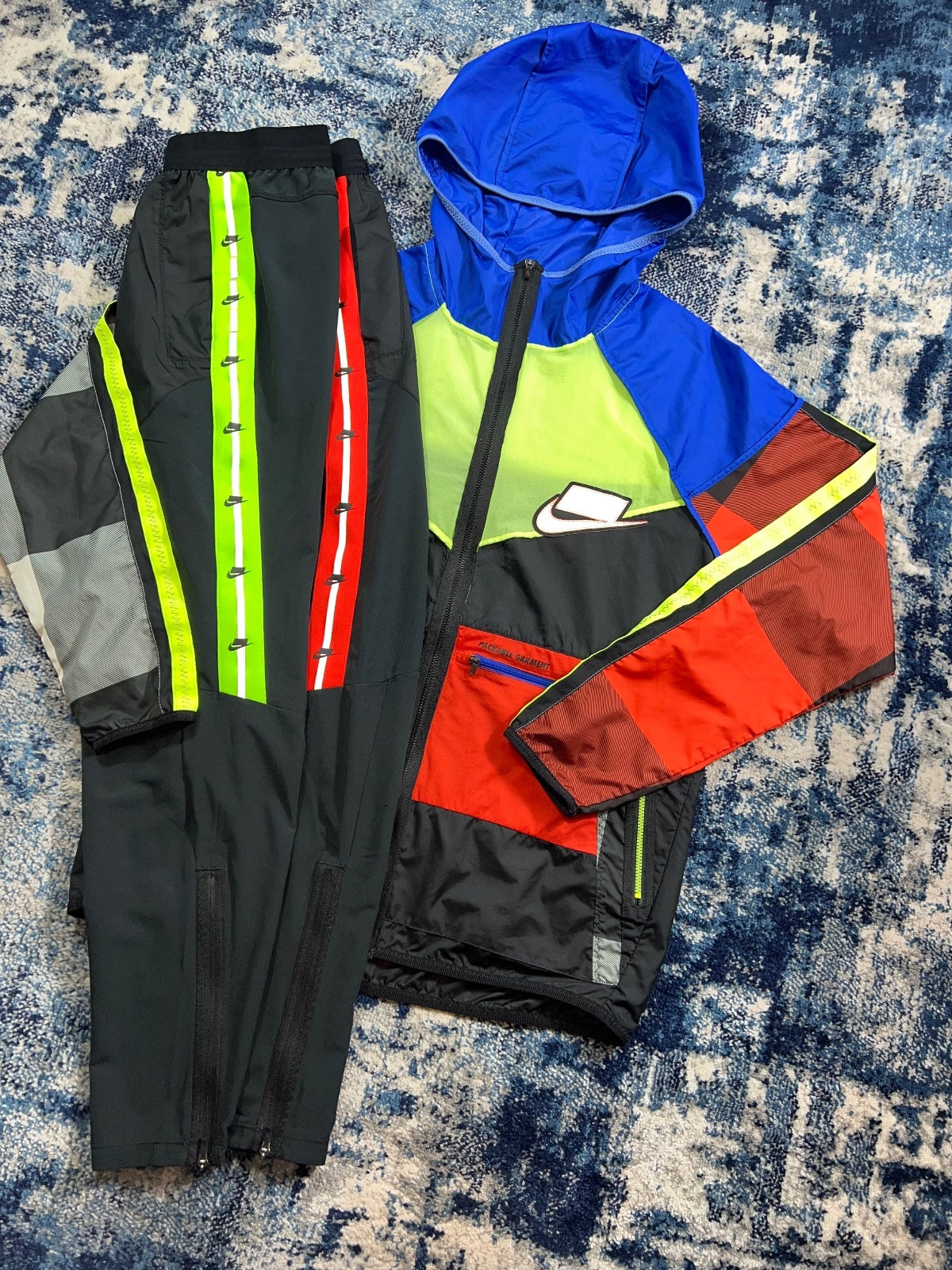 Nike Meekz Wildrun Block OG Windrunner / Bottoms Tracksuit Set – Multi, Men's Medium in Multi, men's Medium – detail view