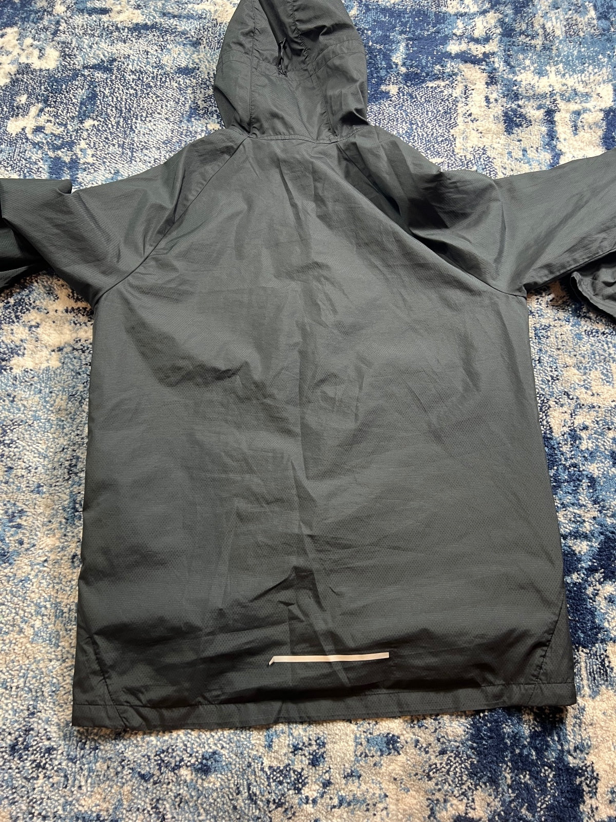 Nike Essentials Windrunner Jacket – Black, Men's Small in Black, men's Small – detail view