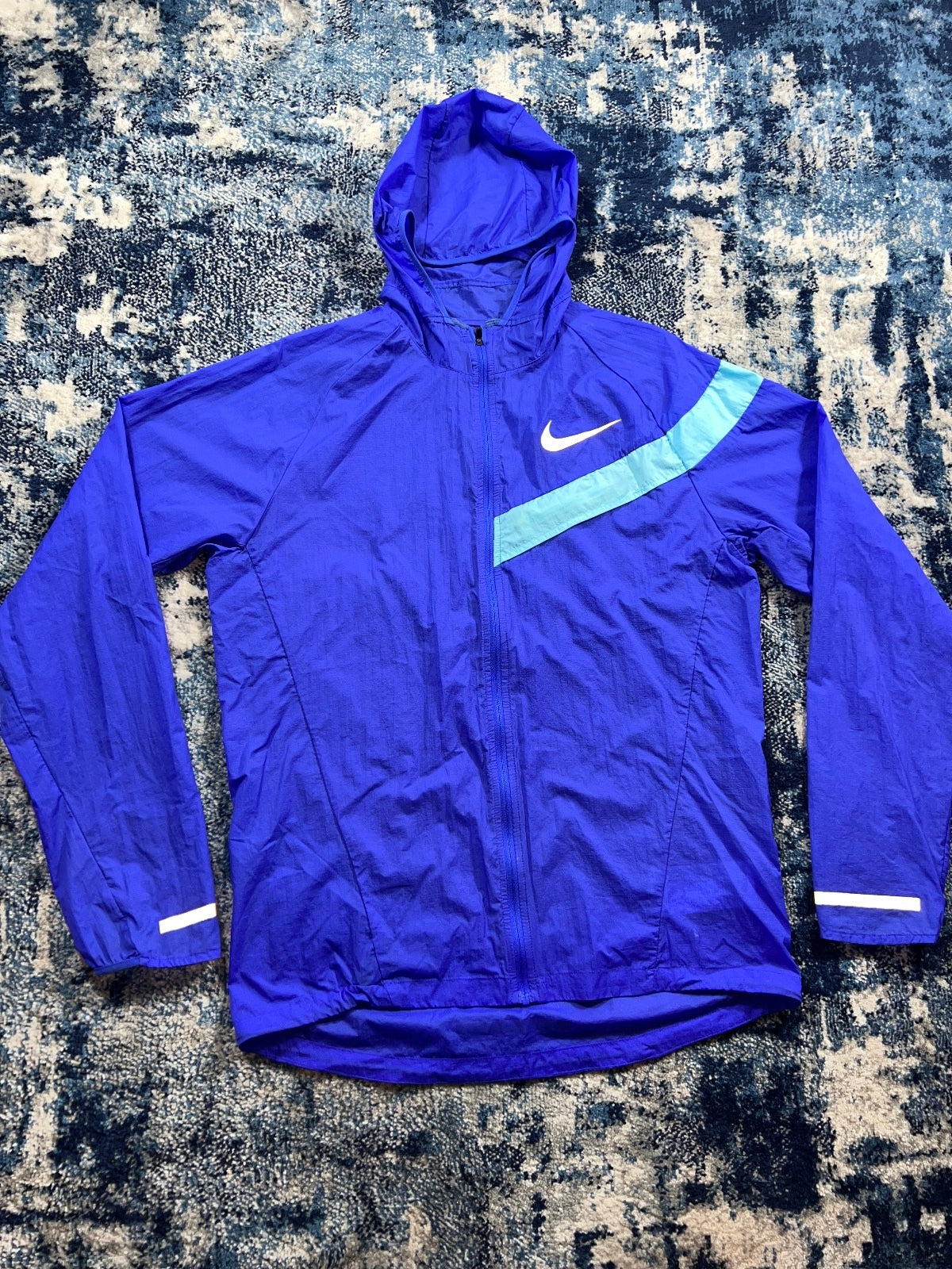Nike Lightweight Windrunner Jacket Small Men's Blue - product image