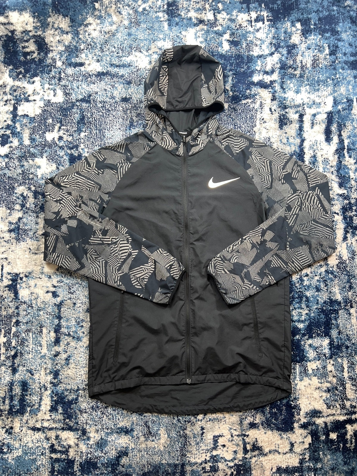 Nike Flash Reflective Running Festival Windrunner Jacket – Black, Men's Medium in Black, men's Medium – front view