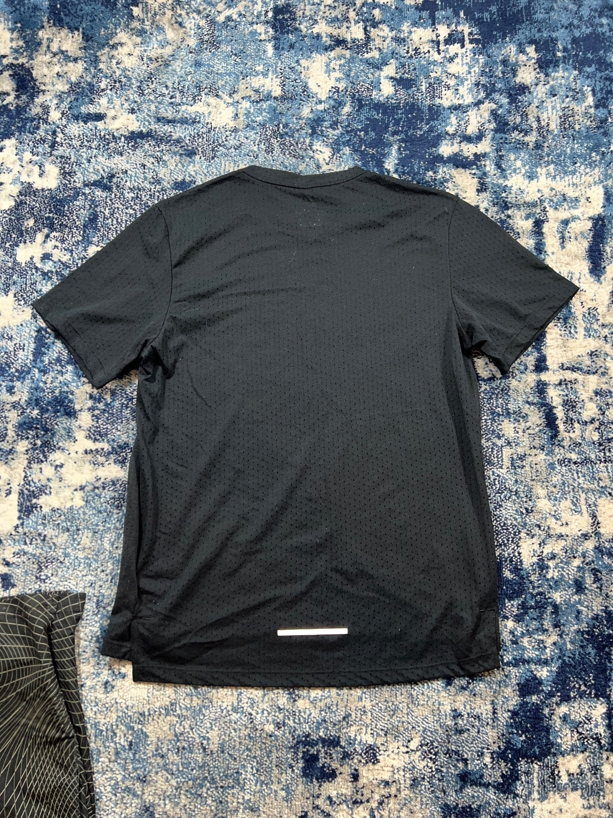 Nike Miler Breathe T Shirt / Challenger Shorts Running Gym Set – Black, Men's Medium in Black, men's Medium – detail view