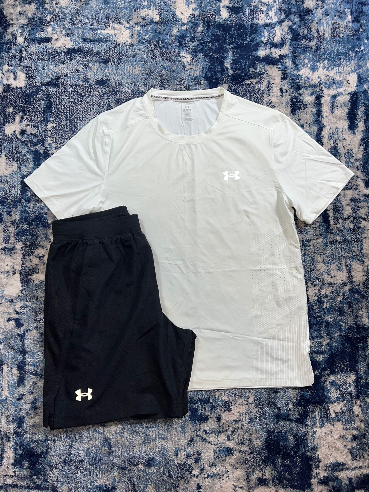 Under Armour Iso Chill T Shirt / Shorts Set – Black, Men's Medium in Black, men's Medium – front view