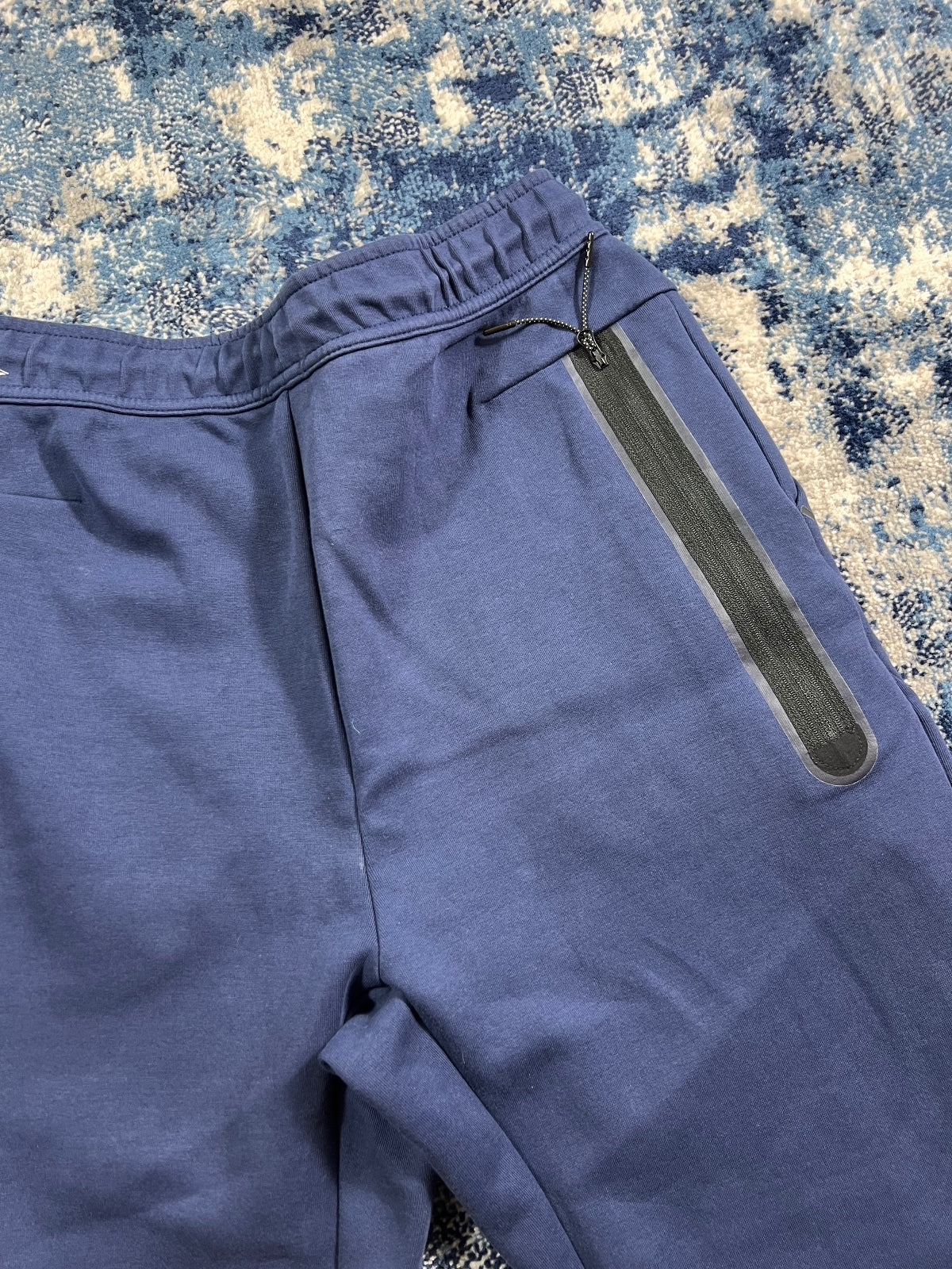 Nike Tech Fleece Tracksuit Bottoms – Navy, Men's Medium in Navy, men's Medium – detail view