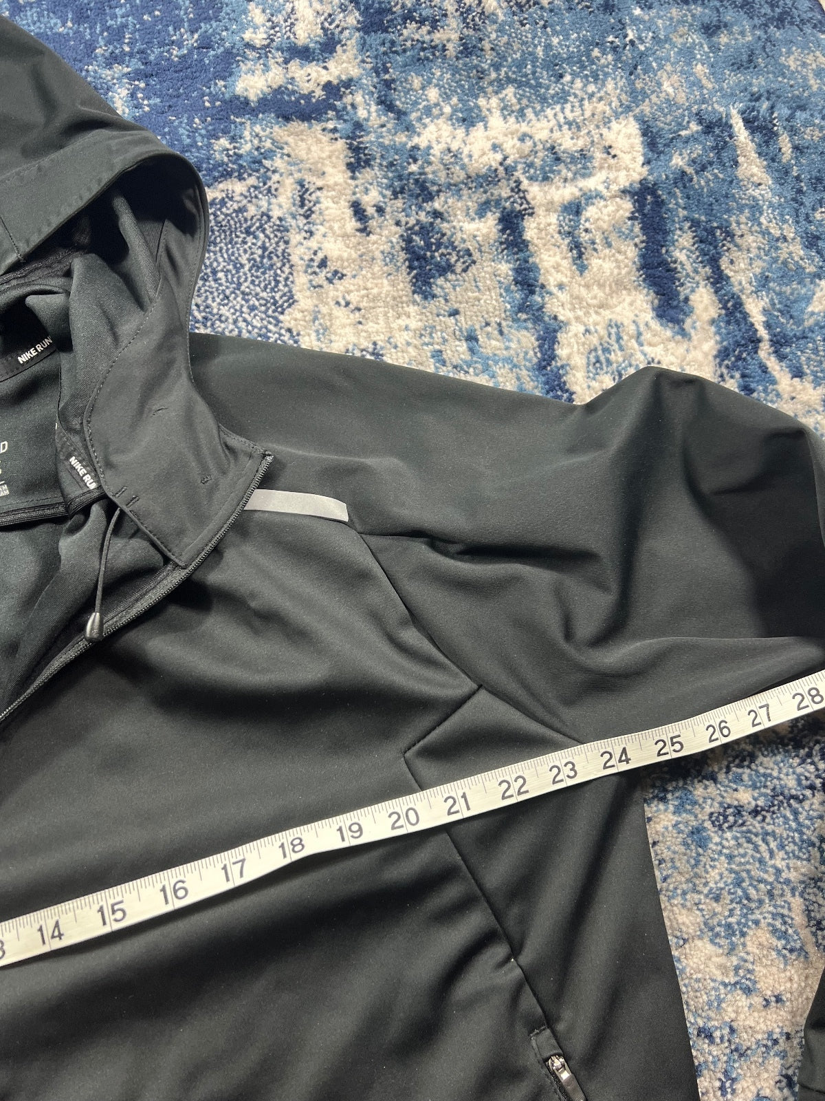 Nike Shield Dri Fit Running Jacket – Black, Men's XL in Black, men's XL – detail view
