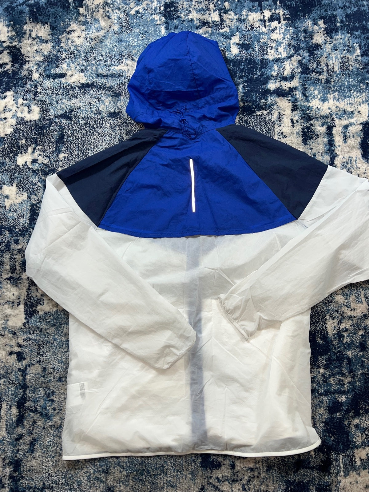 Nike Lightweight Windrunner Jacket – Blue, Men's Large in Blue, men's Large – detail view