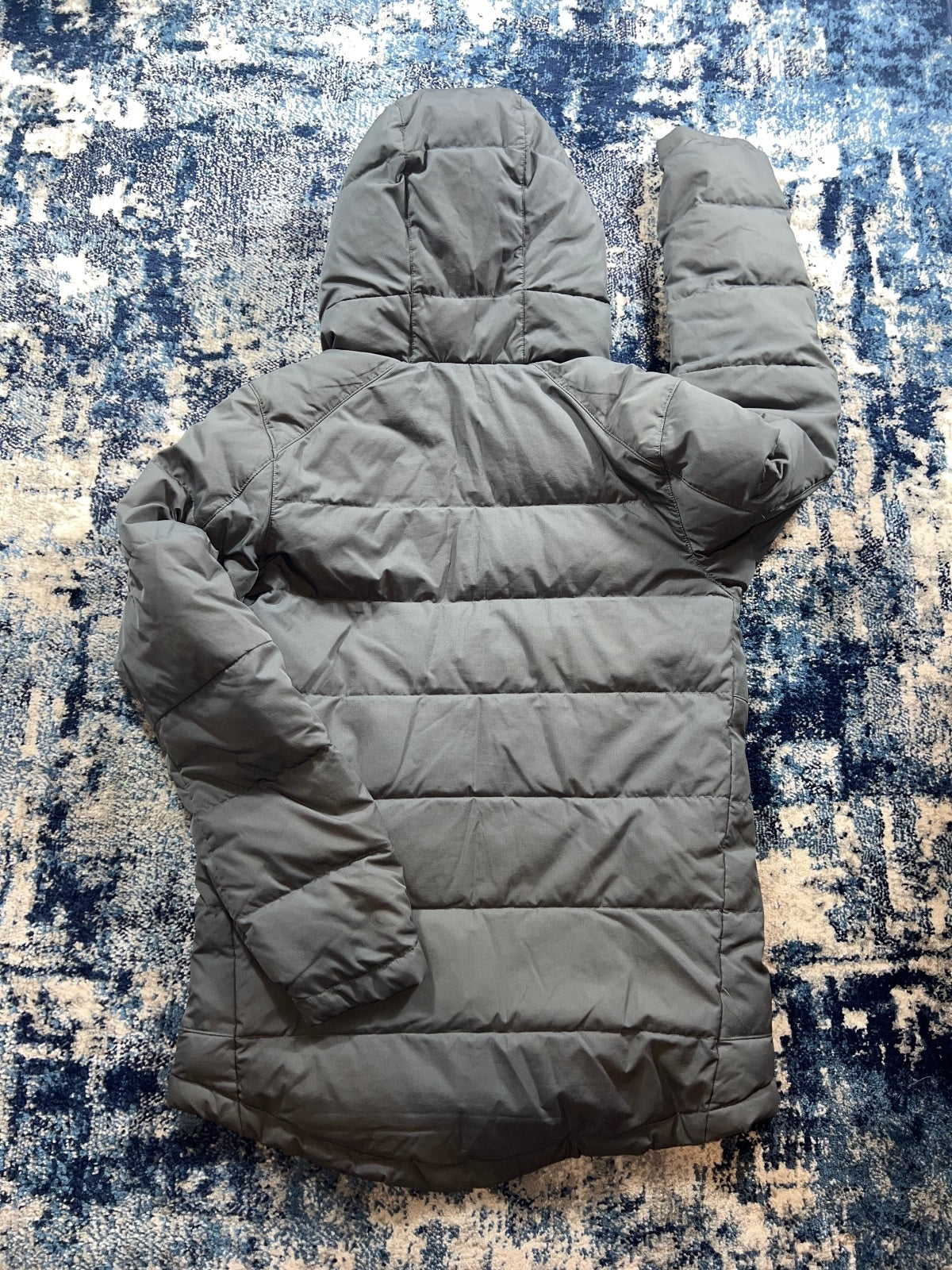 Nike Grey Puffer Jacket Small Men’s - product image