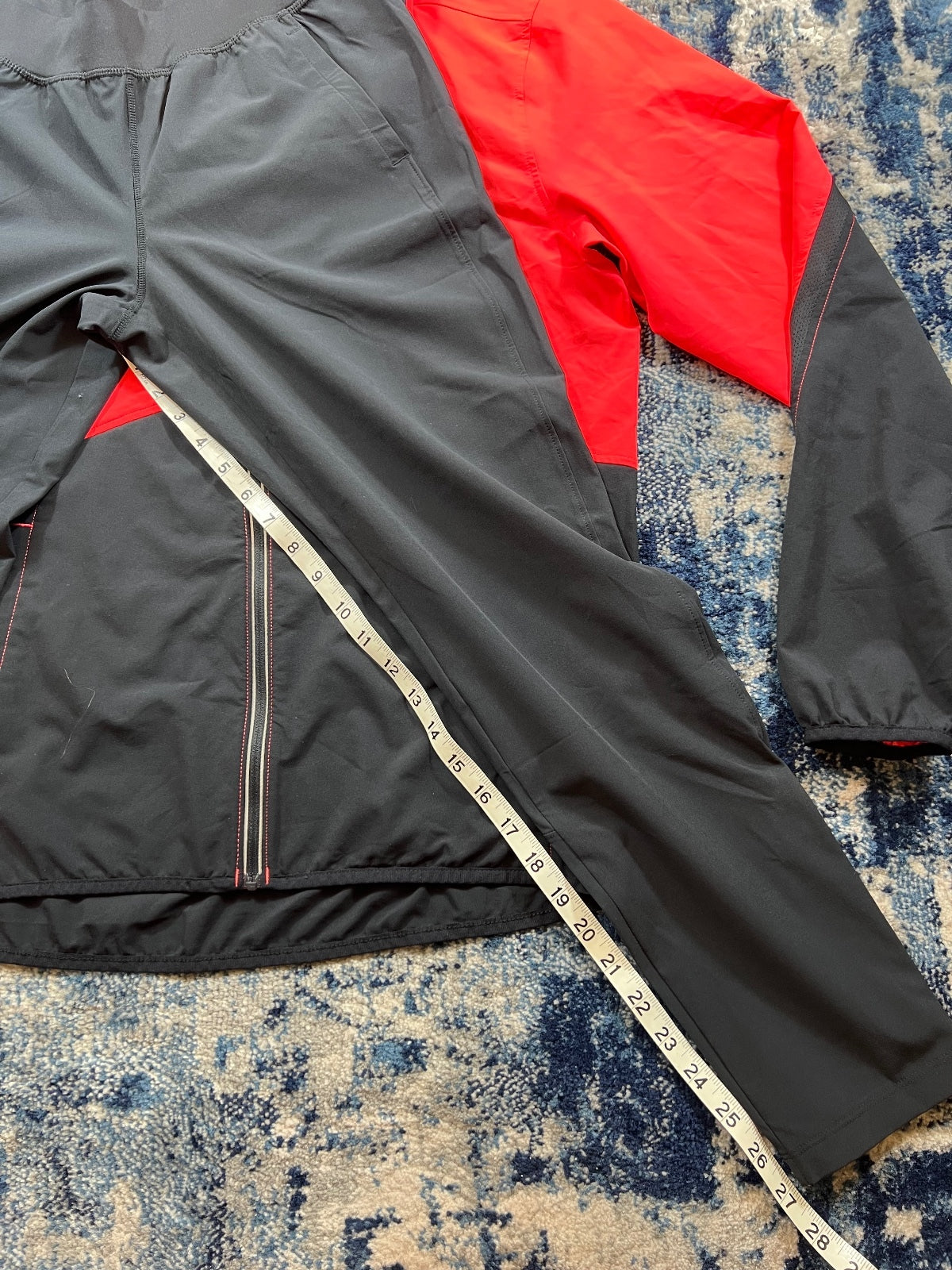 Under Armour XRun HeatGear Fitted Tracksuit – Black, Men's Medium in Black, men's Medium – detail view