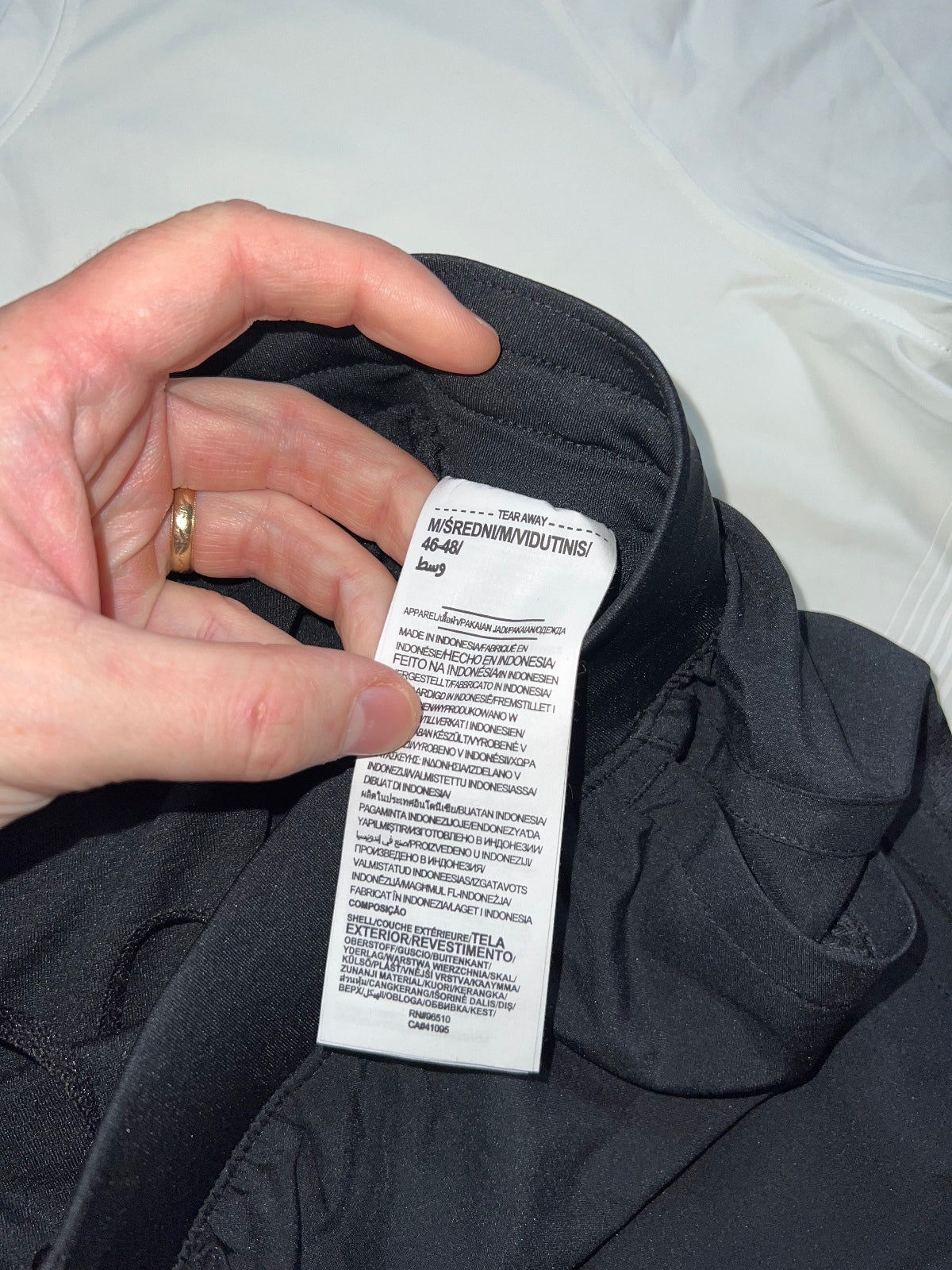 Under Armour Iso Chill T Shirt / Shorts Set – Black, Men's Medium in Black, men's Medium – detail view