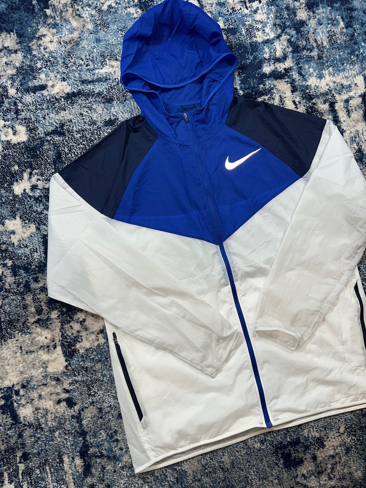 Nike Lightweight Windrunner Jacket – Blue, Men's Large in Blue, men's Large – detail view