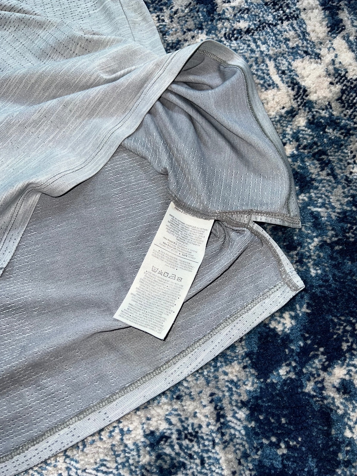 Nike Tech Knit ADV Miler T Shirt / Challenger Shorts Running Gym Set – Gray, Men's Large in Gray, men's Large – detail view