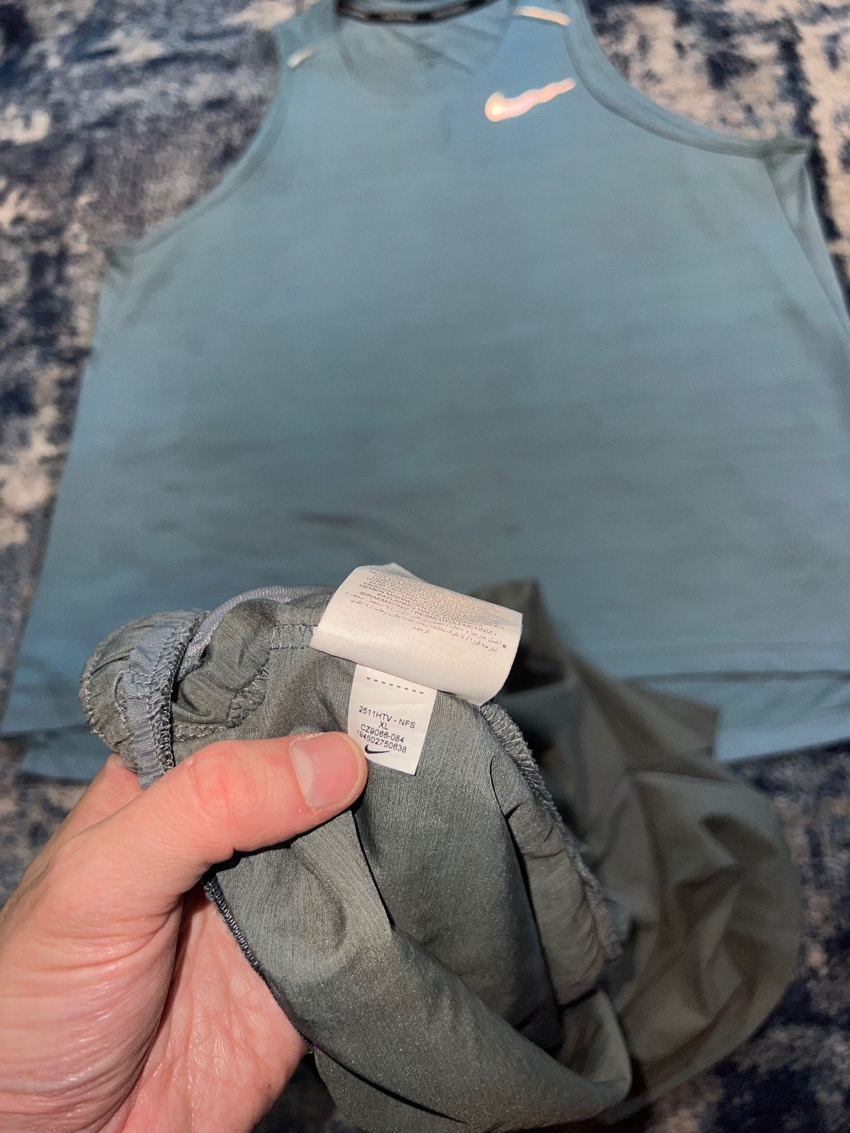 Nike Miler Running Vest / Challenger Shorts Running Gym Set – Gray, Men's XL in Gray, men's XL – detail view