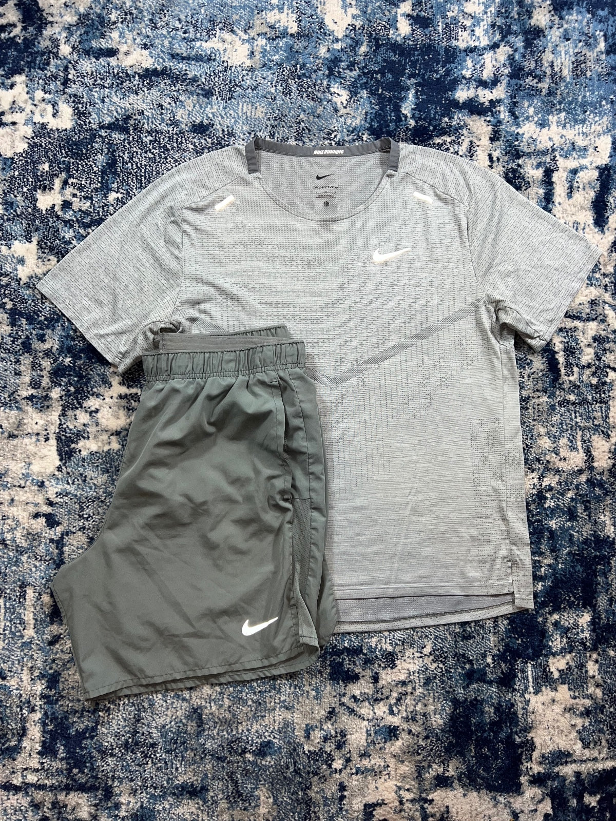 Nike Tech Knit ADV Miler T Shirt / Challenger Shorts Running Gym Set – Gray, Men's Large in Gray, men's Large – front view