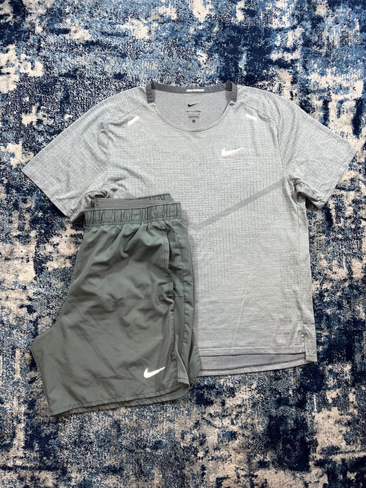 Nike Tech Knit ADV Miler T Shirt / Challenger Shorts Running Gym Set – Gray, Men's Large in Gray, men's Large – front view