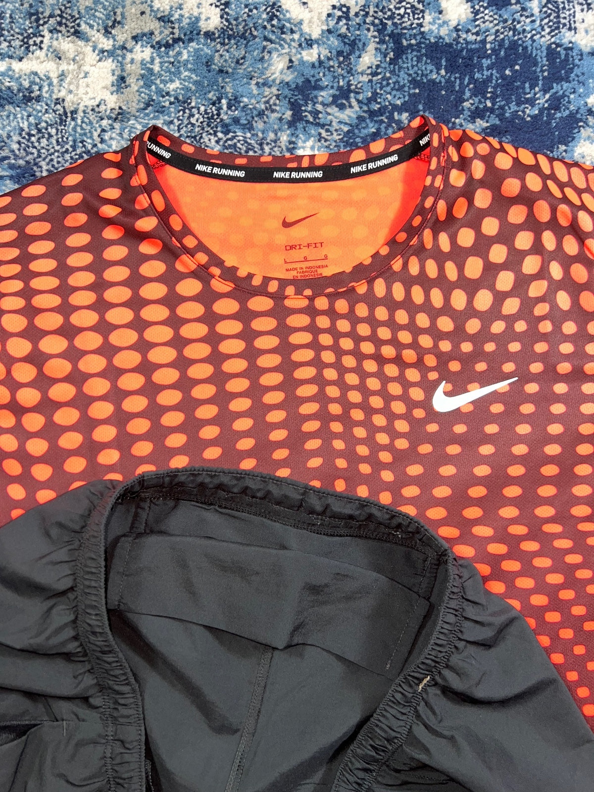 Nike Miler T Shirt / Challenger Shorts Running Gym Set – Red, Men's Large in Red, men's Large – alternate view