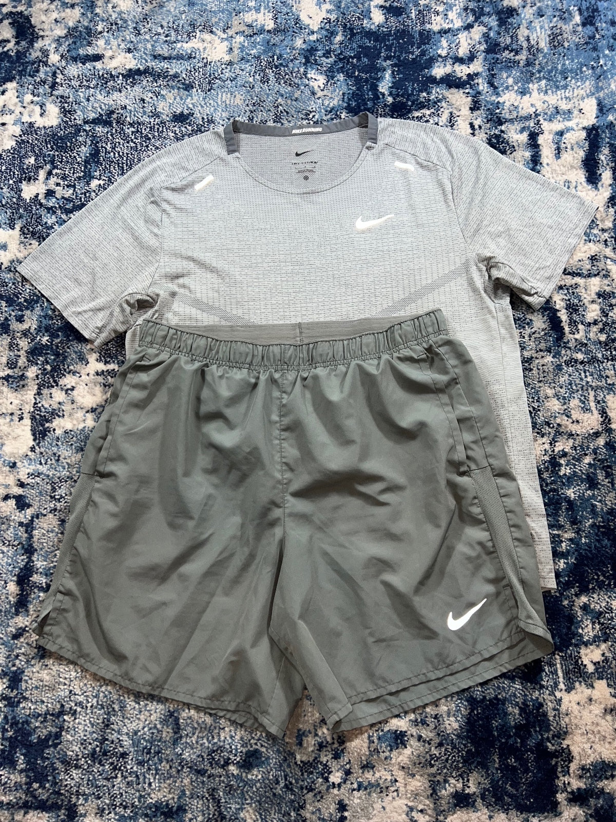 Nike Tech Knit ADV Miler T Shirt / Challenger Shorts Running Gym Set – Gray, Men's Large in Gray, men's Large – alternate…