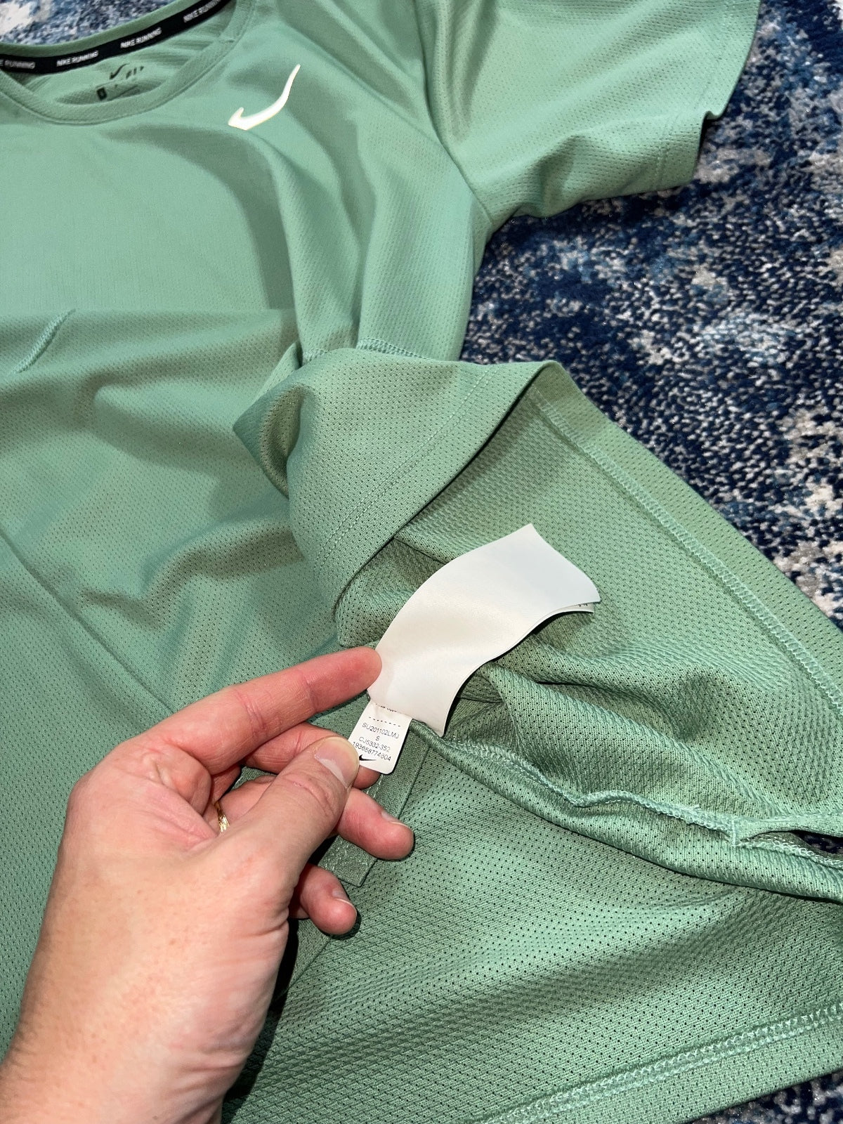 Nike Miler Breathe T Shirt / Challenger Shorts Gym Set – Green, Men's Small in Green, men's Small – detail view