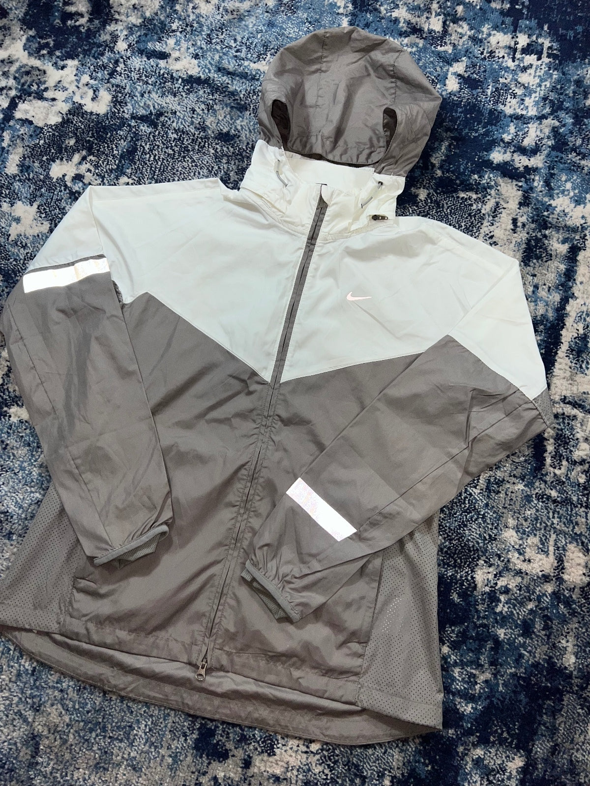 Nike Running Dri Fit Windrunner Jacket – Cream, Women's Small in Cream, men's Small – detail view