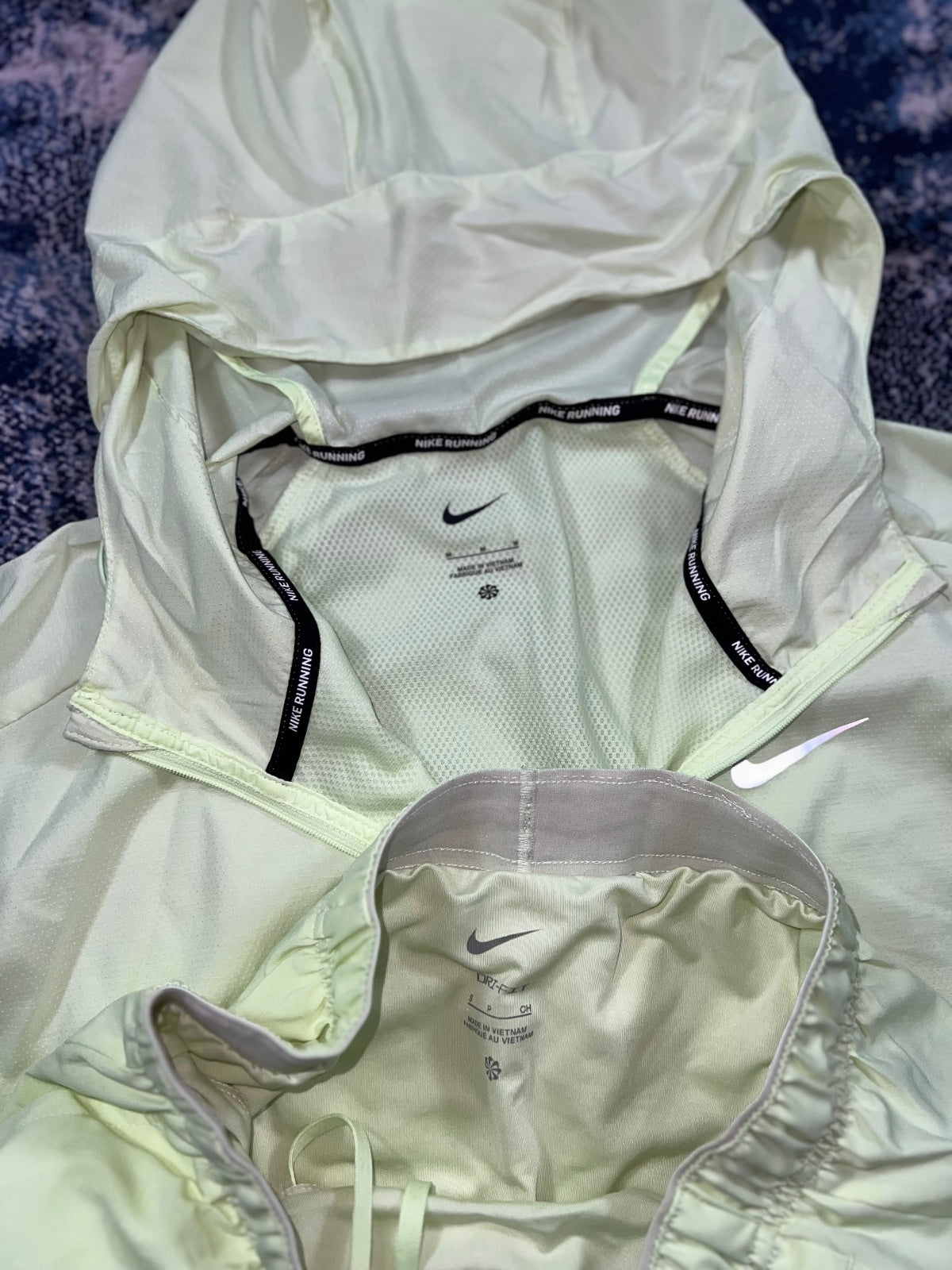 Nike Repel Miler Packable Windrunner / Challenger Shorts Tracksuit Set – Green, Men's Medium in Green, men's Medium –…