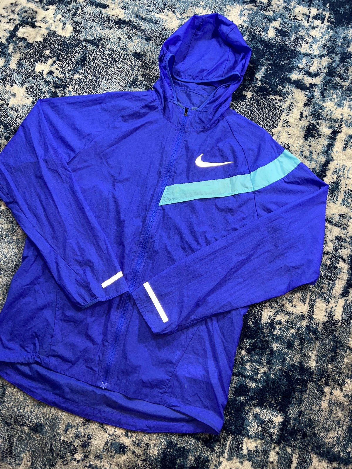 Nike Lightweight Windrunner Jacket Small Men's Blue - product image