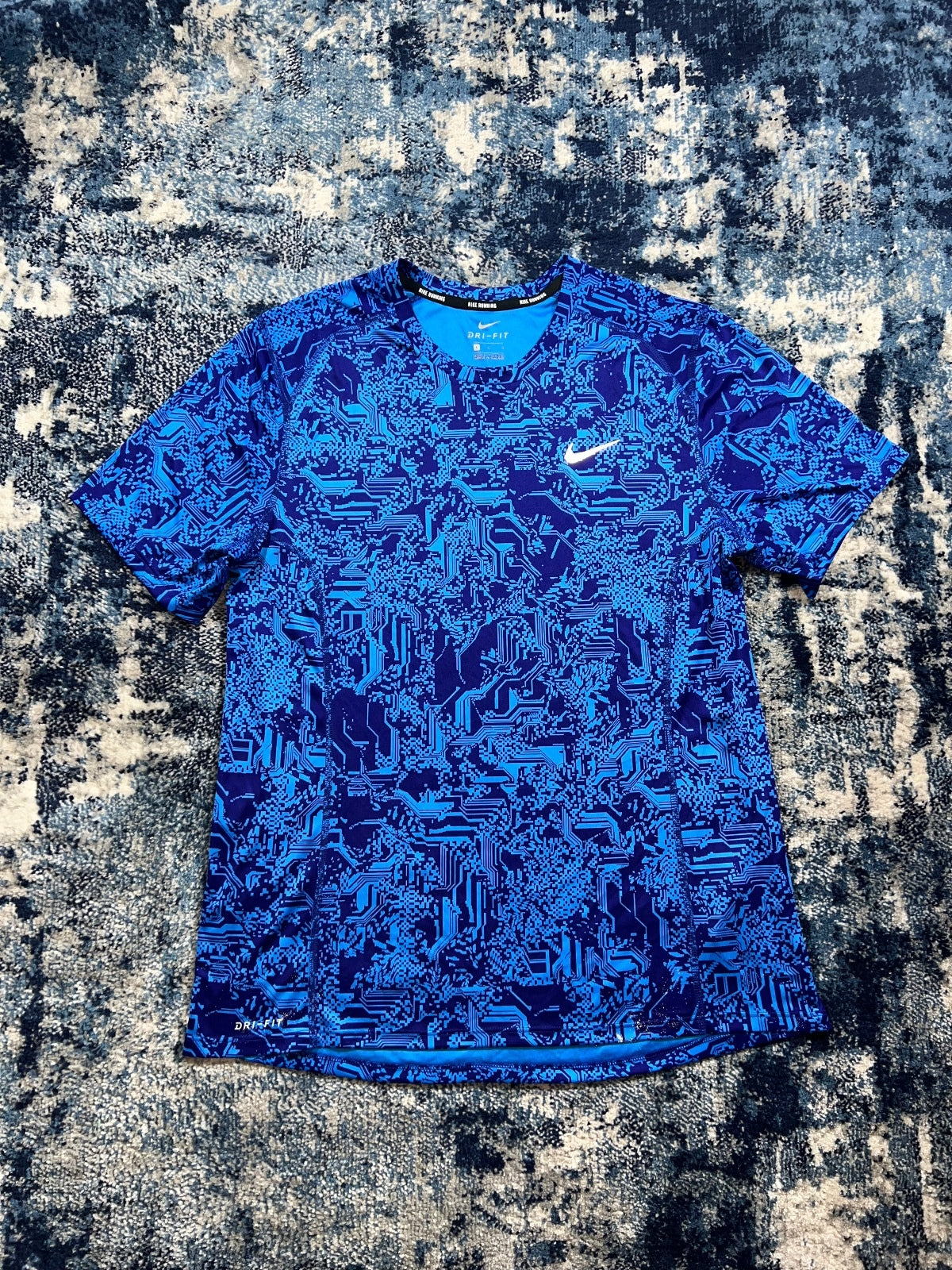 Nike Digital Miler T Shirt – Blue, Men's Large in Blue, men's Large – front view