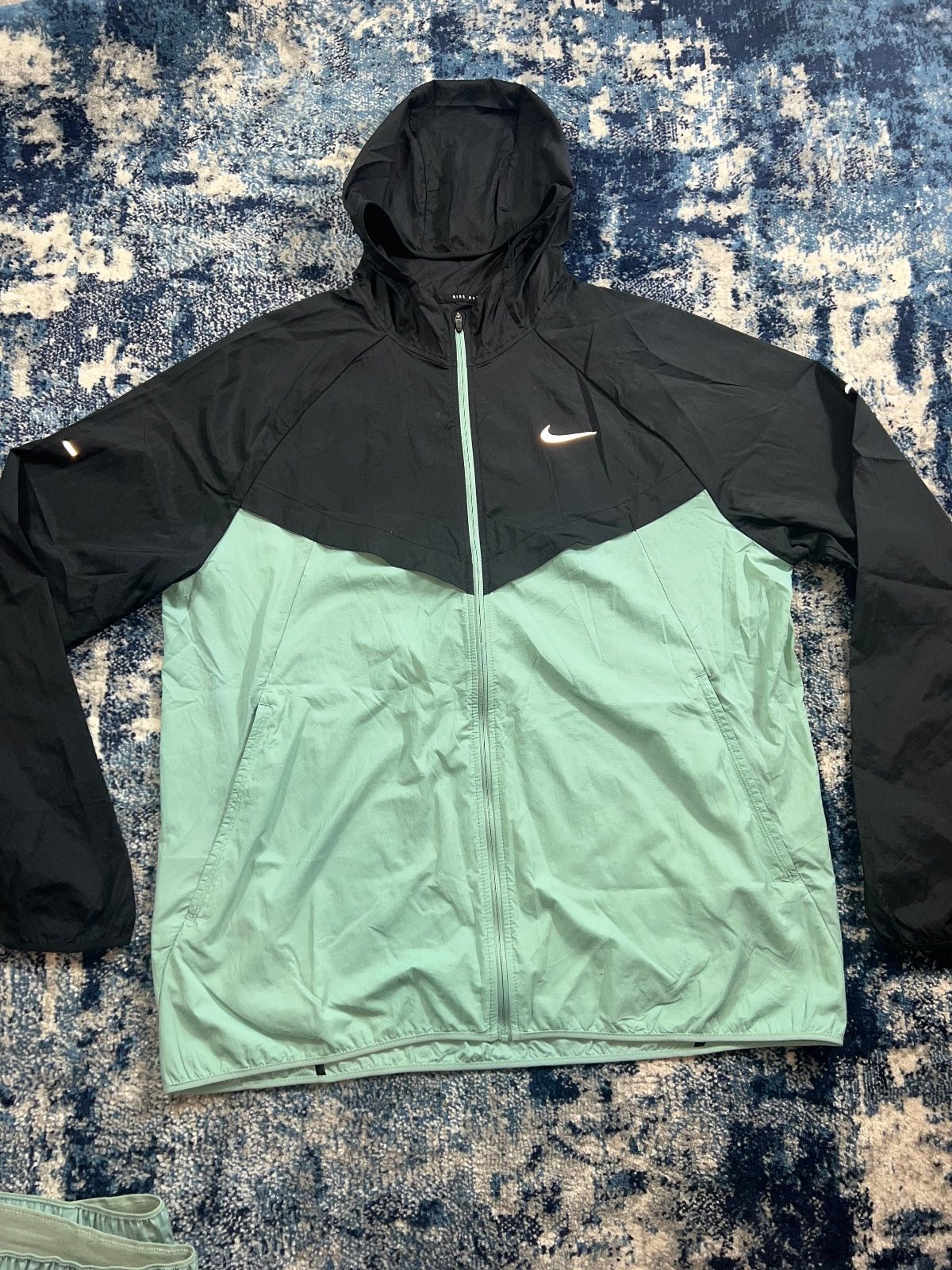 Nike Stride Dri-FIT Windrunner / Challenger Shorts Tracksuit Set - product image