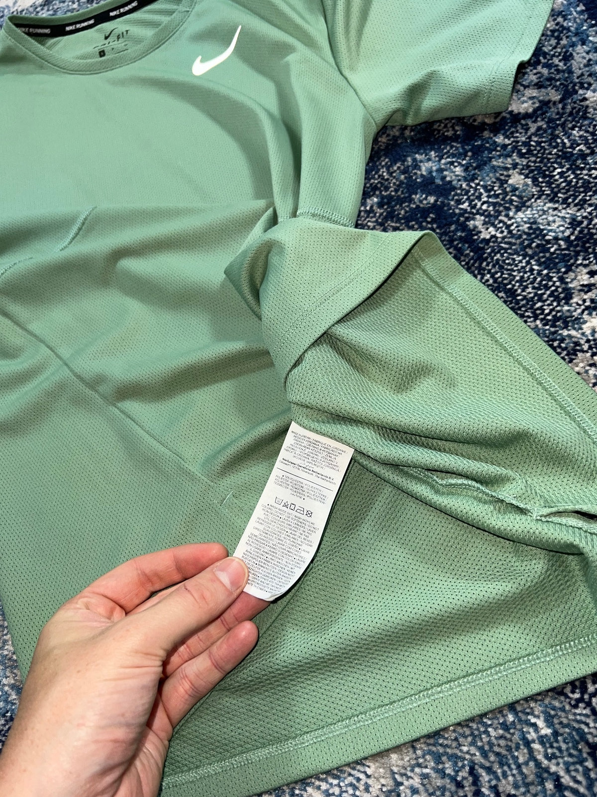 Nike Miler Breathe T Shirt / Challenger Shorts Gym Set – Green, Men's Small in Green, men's Small – detail view