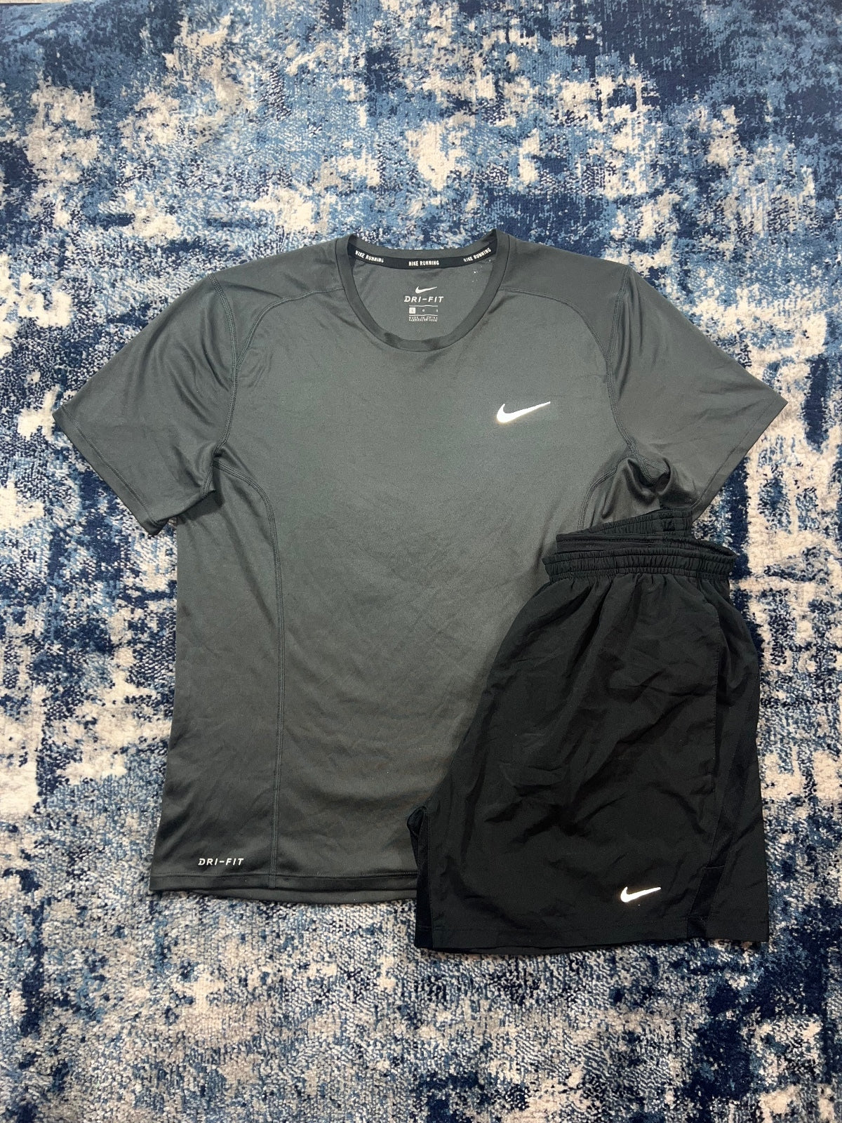 Nike Tech Knit Miler T Shirt / Challenger Dri Fit Shorts Set – Gray, Men's Medium in Gray, men's Medium – front view