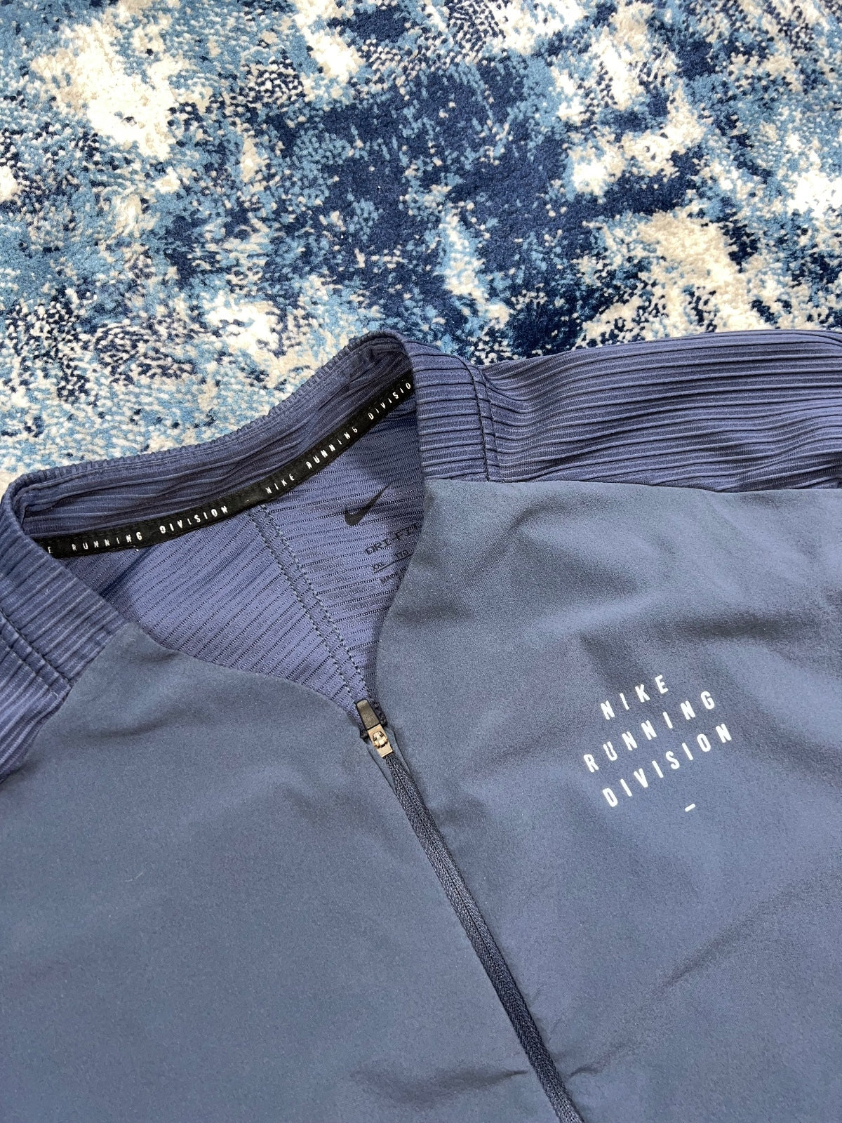 Nike Running Division Element Long Sleeved Running Jacket – Blue, Men's 2XL in Blue, men's 2XL – detail view