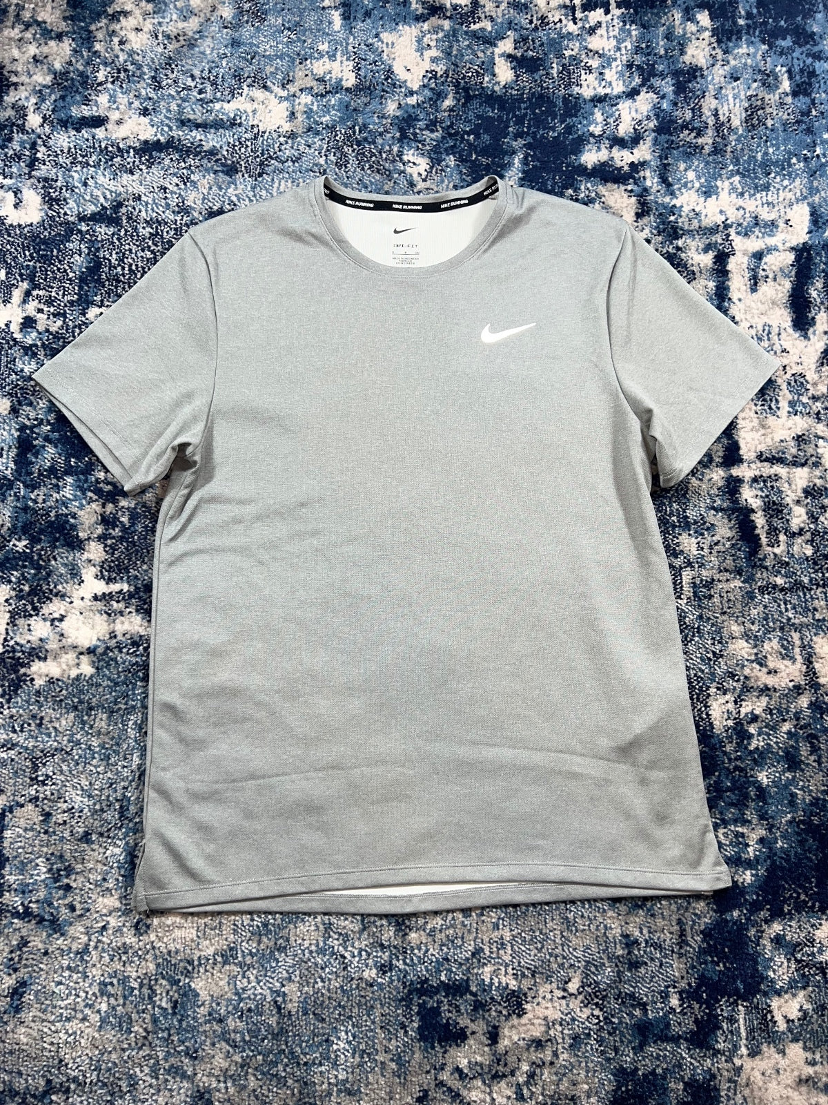 Nike Miler T Shirt / Challenger Shorts Running Gym Set – Grey, Men's Medium in Grey, men's Medium – detail view