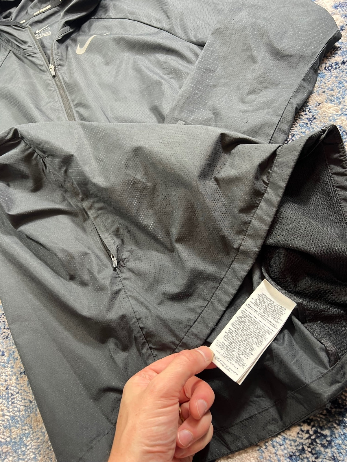 Nike Essentials Windrunner Jacket – Black, Men's Medium in Black, men's Medium – detail view