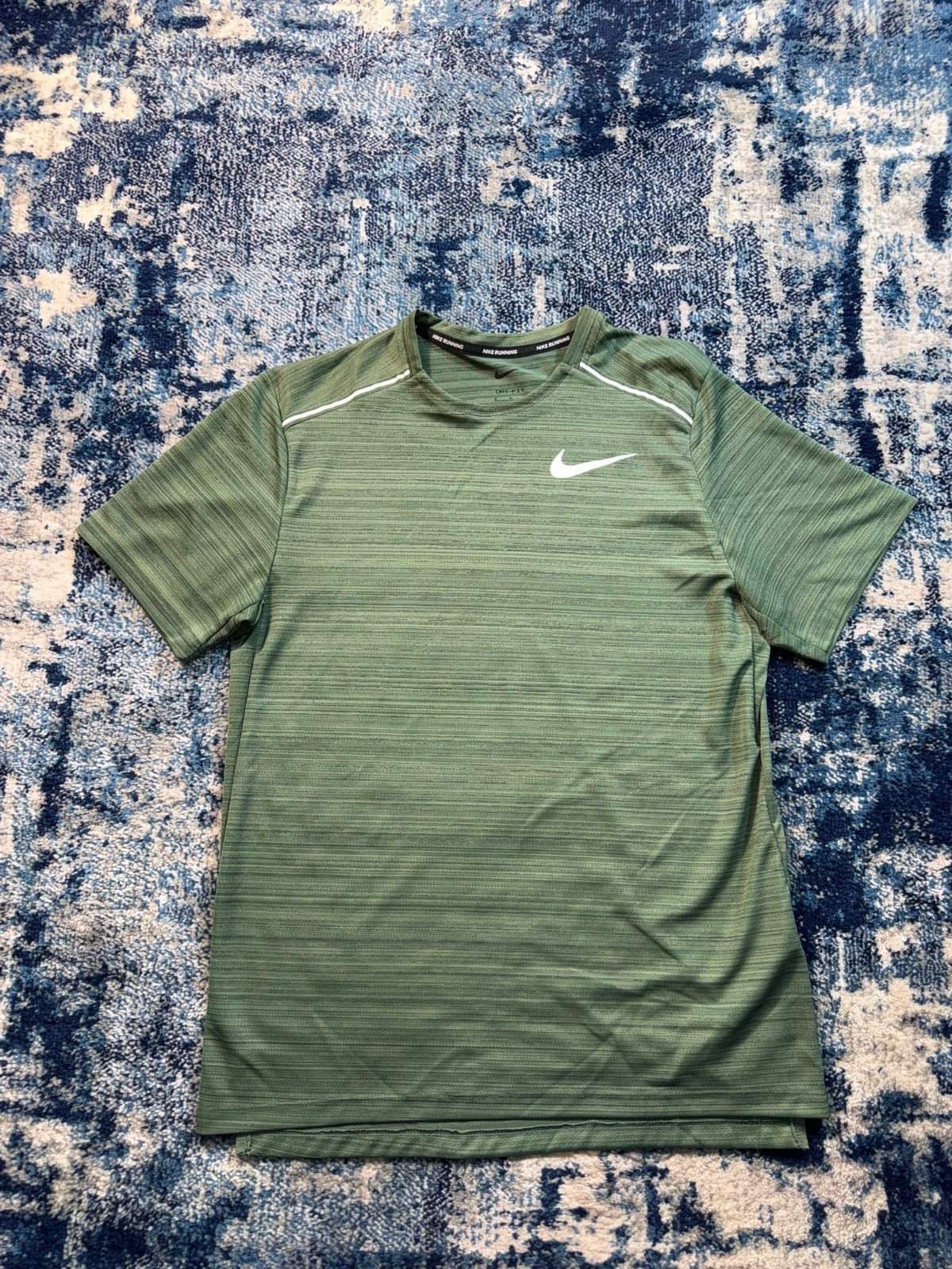 Nike Miler T Shirt / Challenger Shorts Running Gym Set – Khaki, Men's Small in Khaki, men's Small – detail view