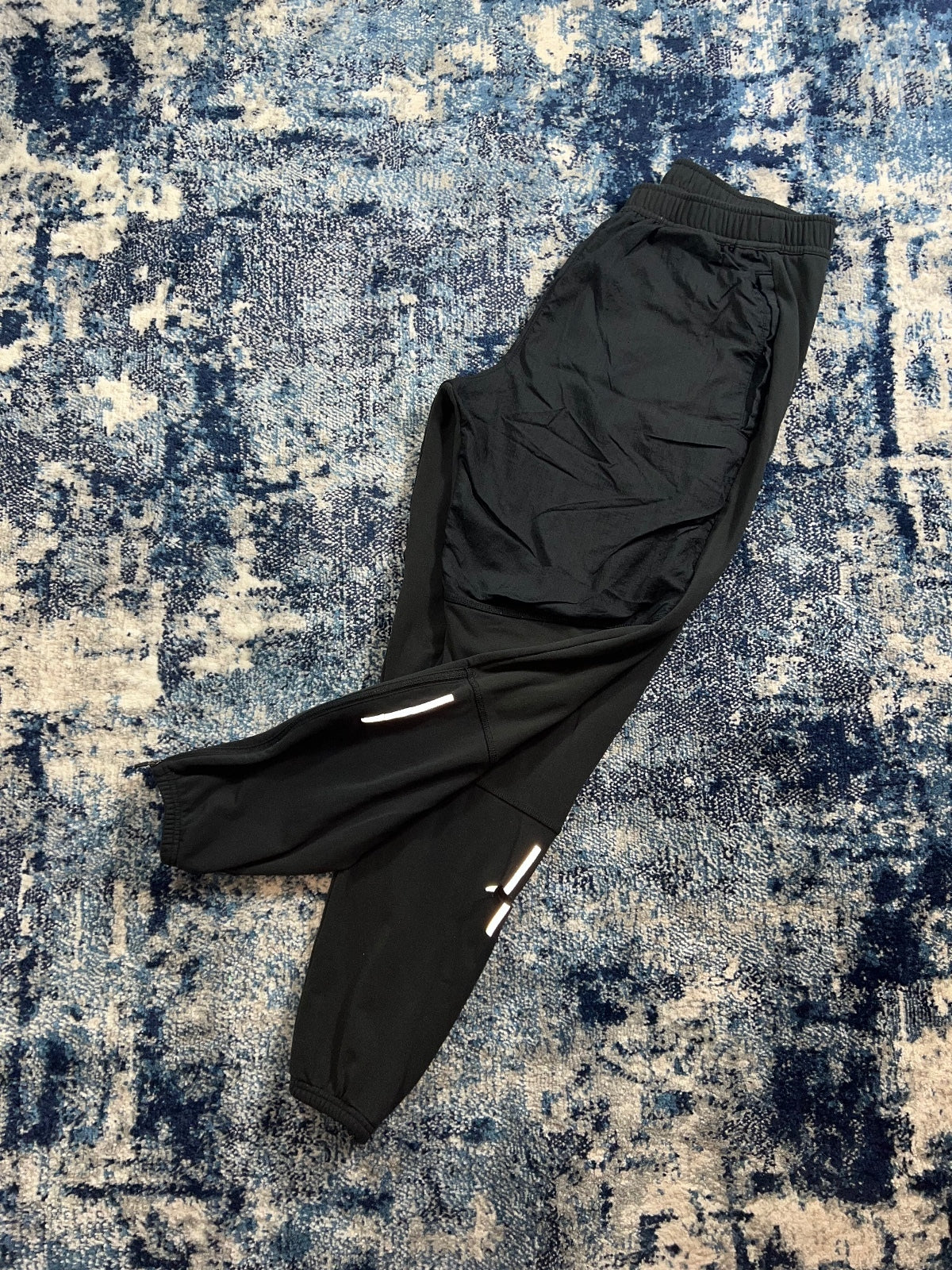 Nike Running Tracksuit Bottoms – Black, Men's Medium in Black, men's Medium – front view
