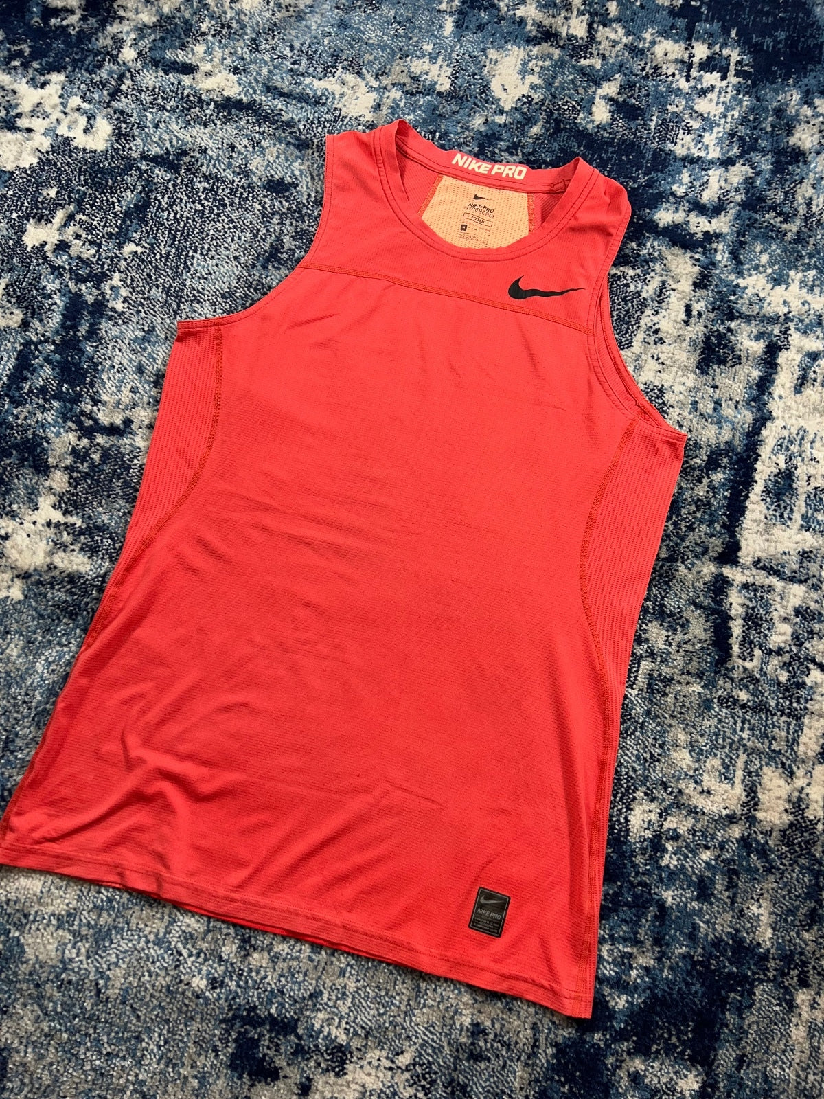 Nike Pro Hypercool Vest – Red, Men's Medium in Red, men's Medium – detail view