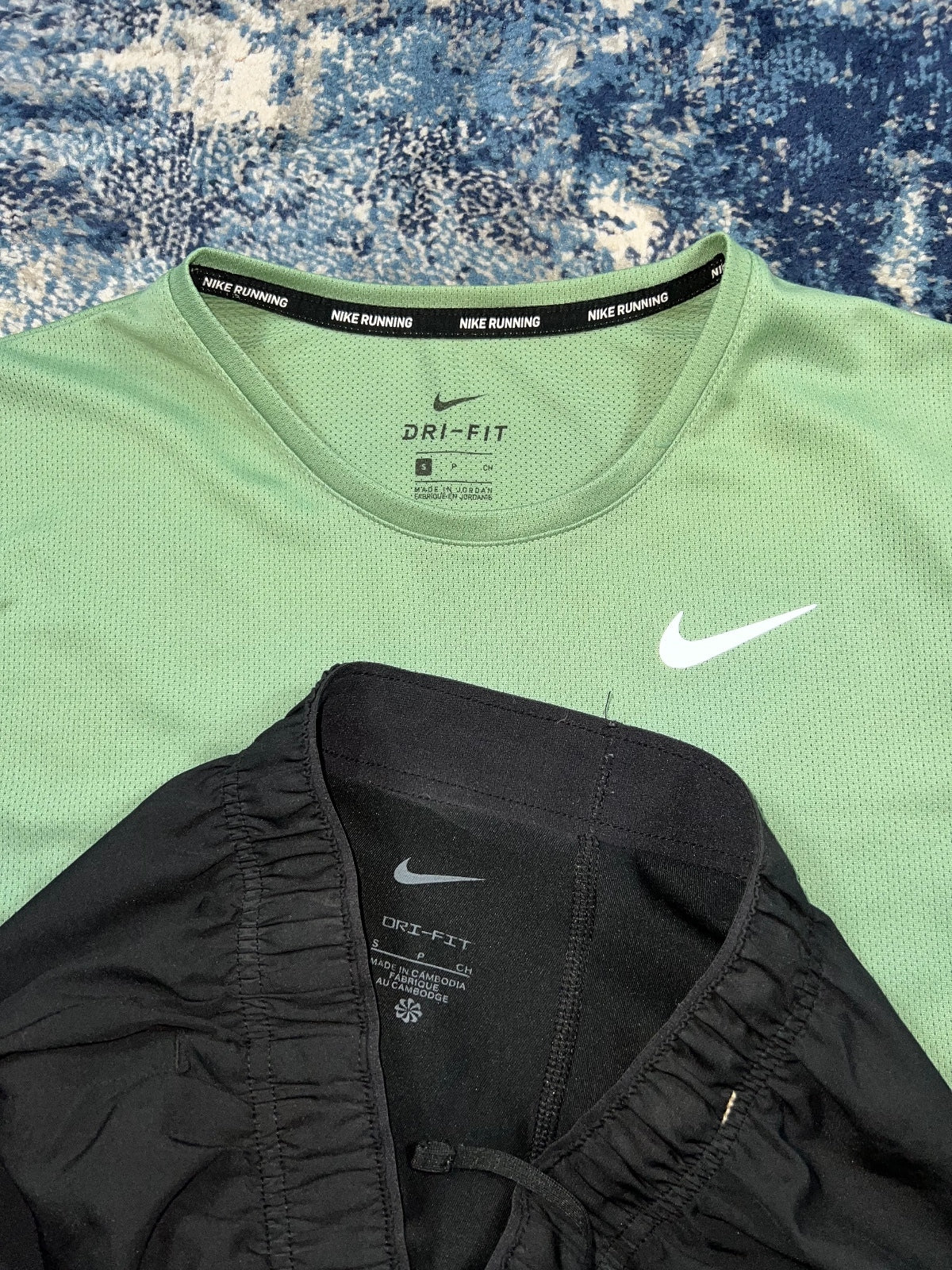 Nike Miler Breathe T Shirt / Challenger Shorts Gym Set – Green, Men's Small in Green, men's Small – detail view