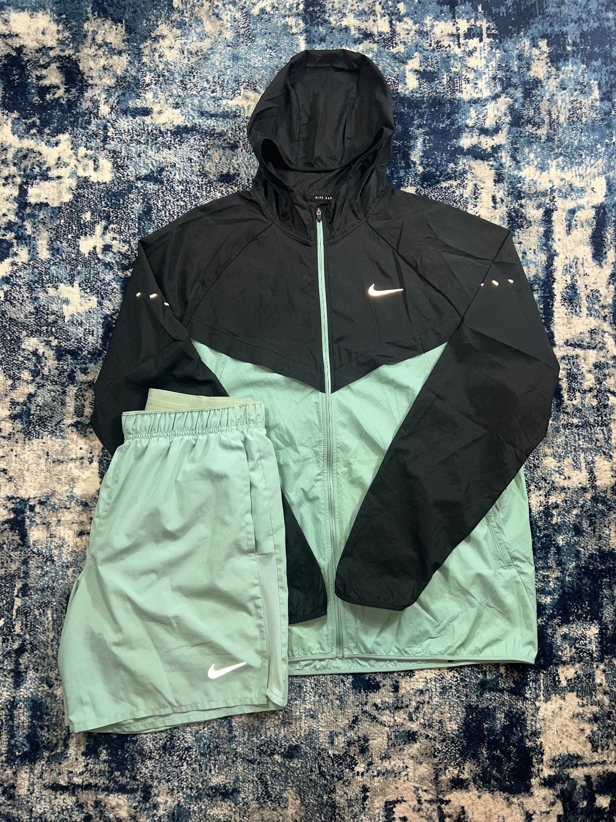 Nike Stride Dri-FIT Windrunner / Challenger Shorts Tracksuit Set