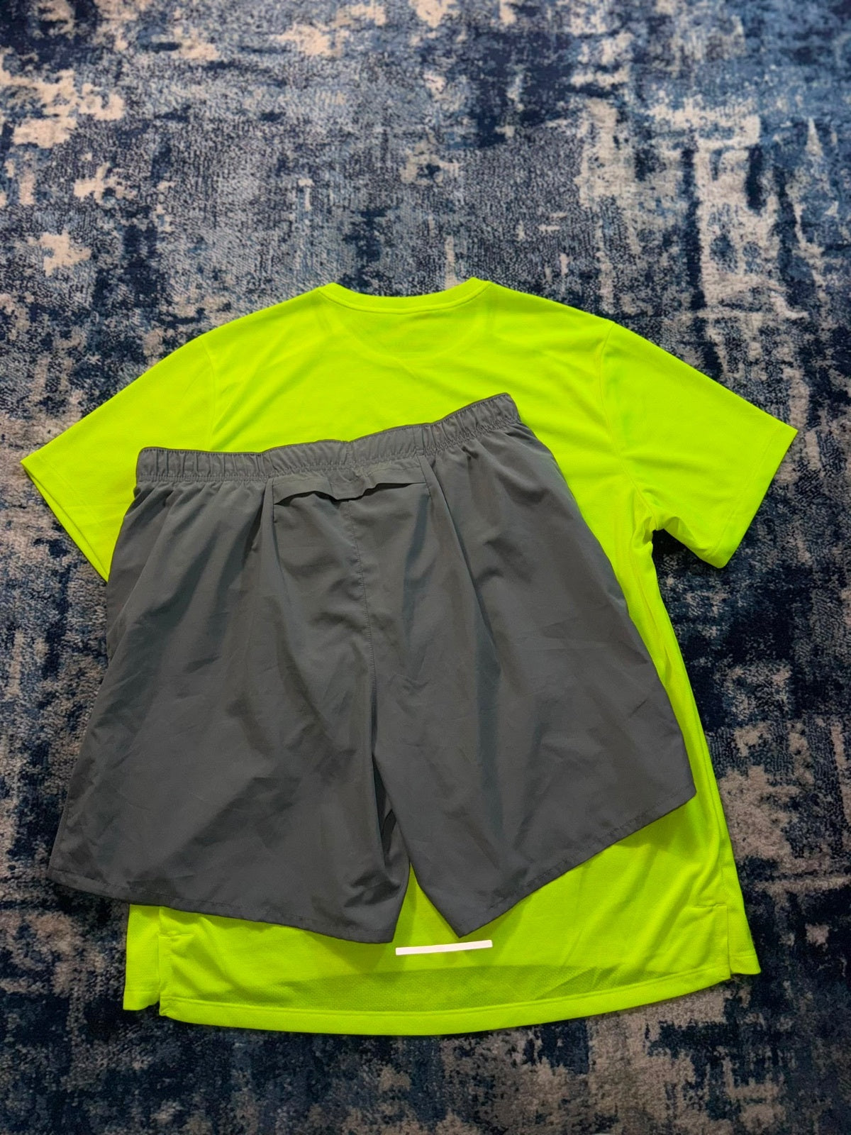 Nike Miler T Shirt / Challenger Shorts Running Gym Set – Yellow, Men's Large in Yellow, men's Large – detail view