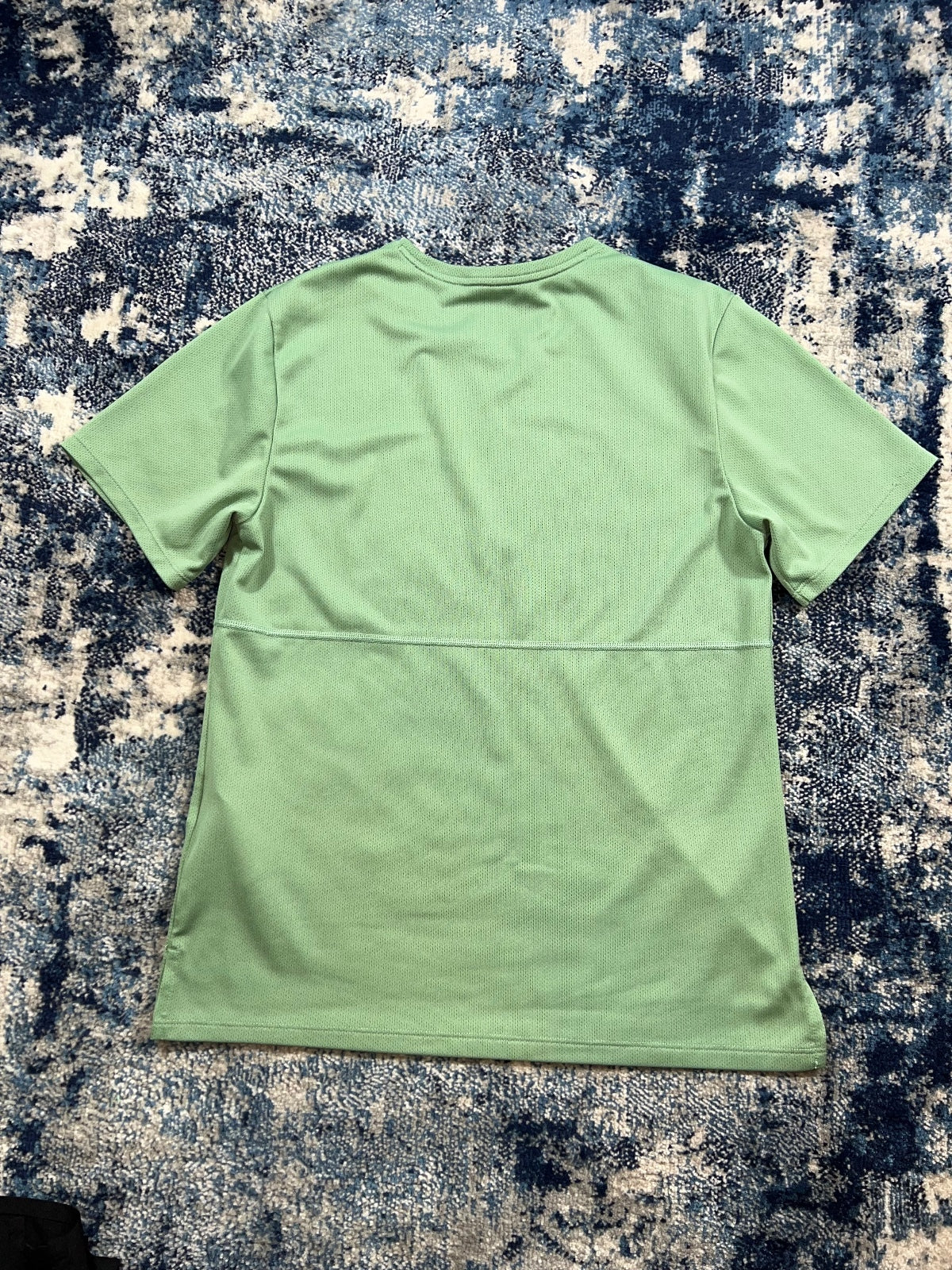 Nike Miler Breathe T Shirt / Challenger Shorts Gym Set – Green, Men's Small in Green, men's Small – detail view