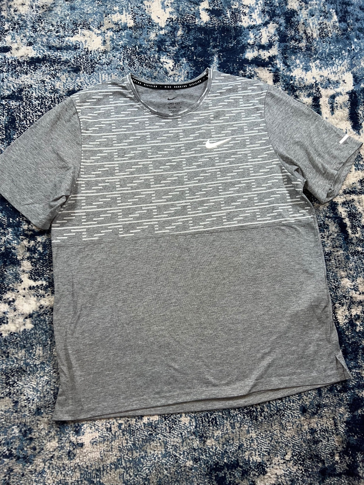 Nike Running Division T-Shirt / Challenger Shorts Running Gym Set - product image