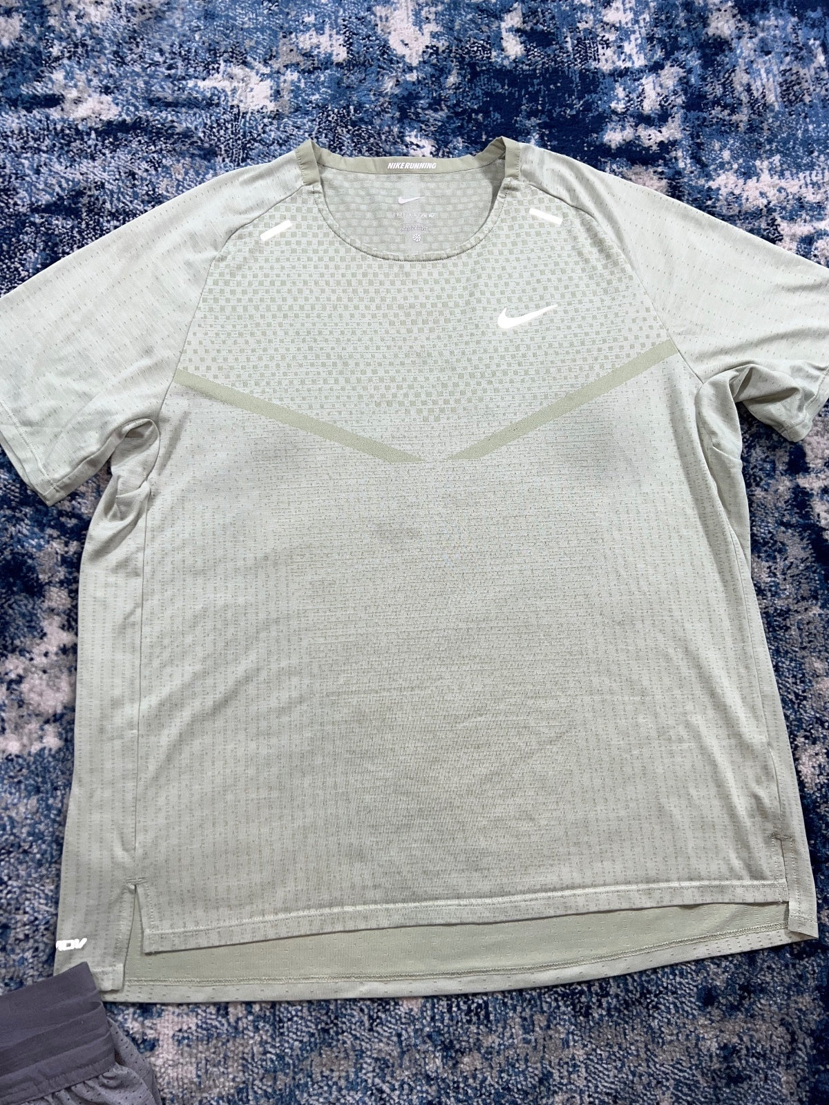 Nike Tech Knit ADV Miler T Shirt / Flex Stride Shorts Set – Gray, Men's Large in Gray, men's Large – detail view
