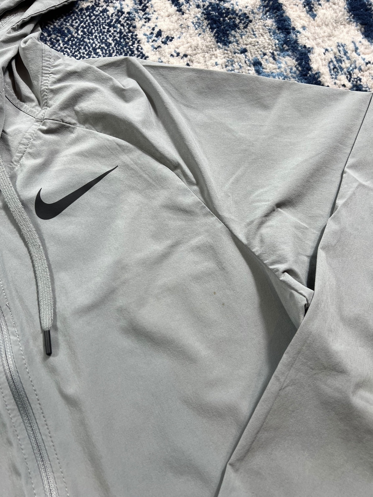 Nike Pro Vent Max Training Tracksuit Set – Gray, Men's Small in Gray, men's Small – detail view